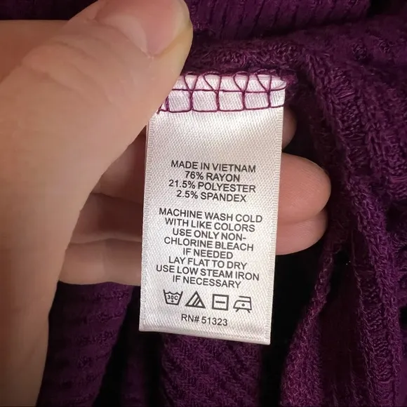 1.STATE Lattice V-back Waffle Weave Sweater Crushed Berry Size Extra Small NWT