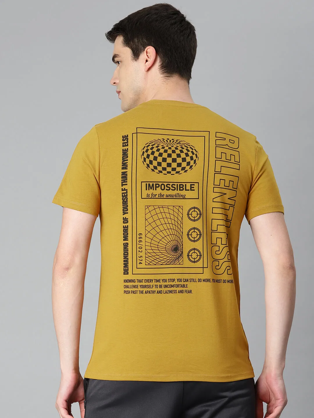 Alcis Men Mustrad Yellow Printed Sports T-shirt
