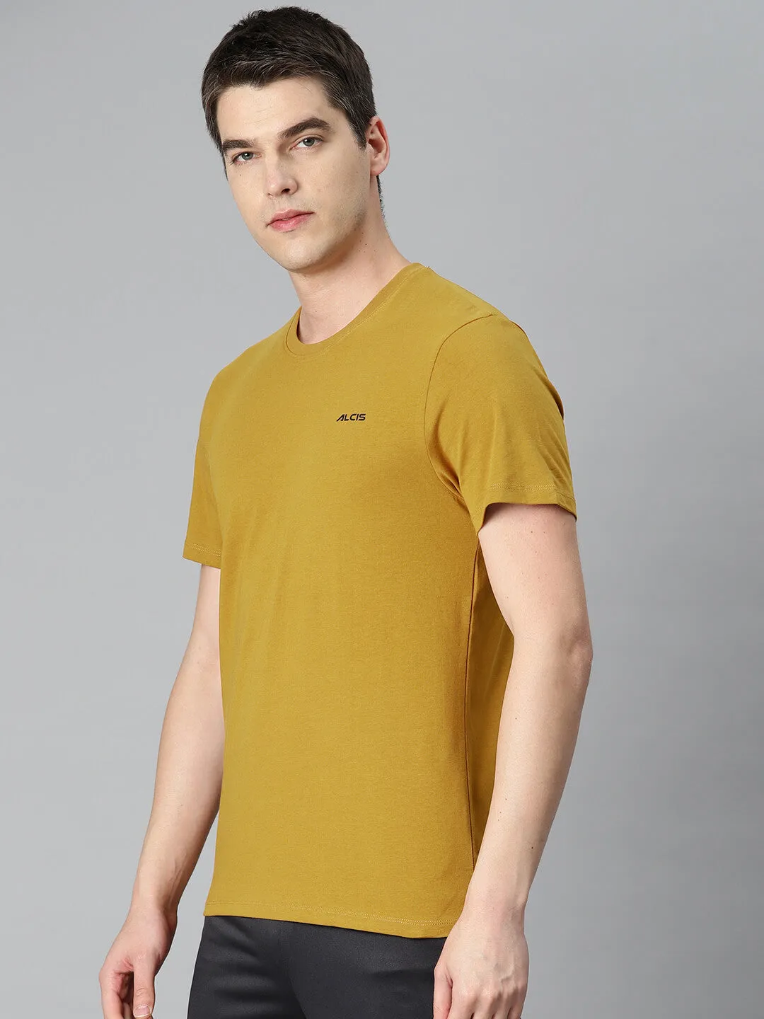 Alcis Men Mustrad Yellow Printed Sports T-shirt