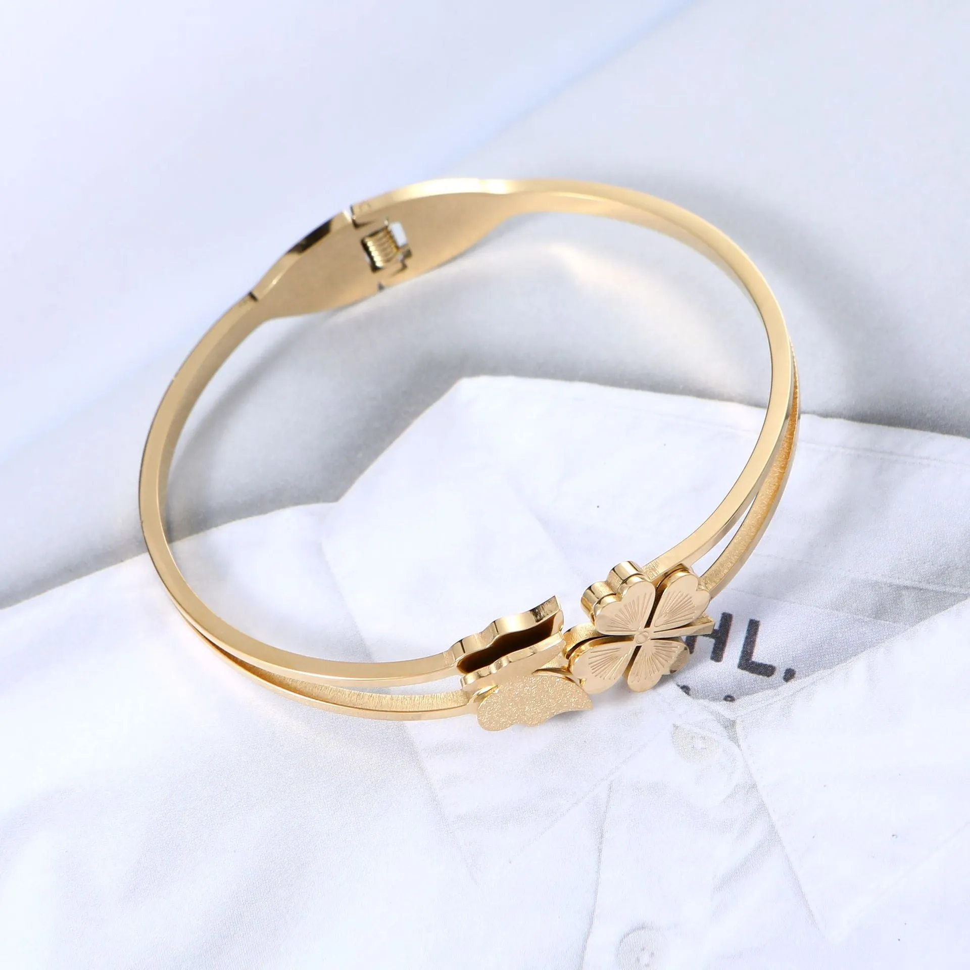 Butterfly Clover-leaves Gold Plated Stainless Steel Handcuff for Women