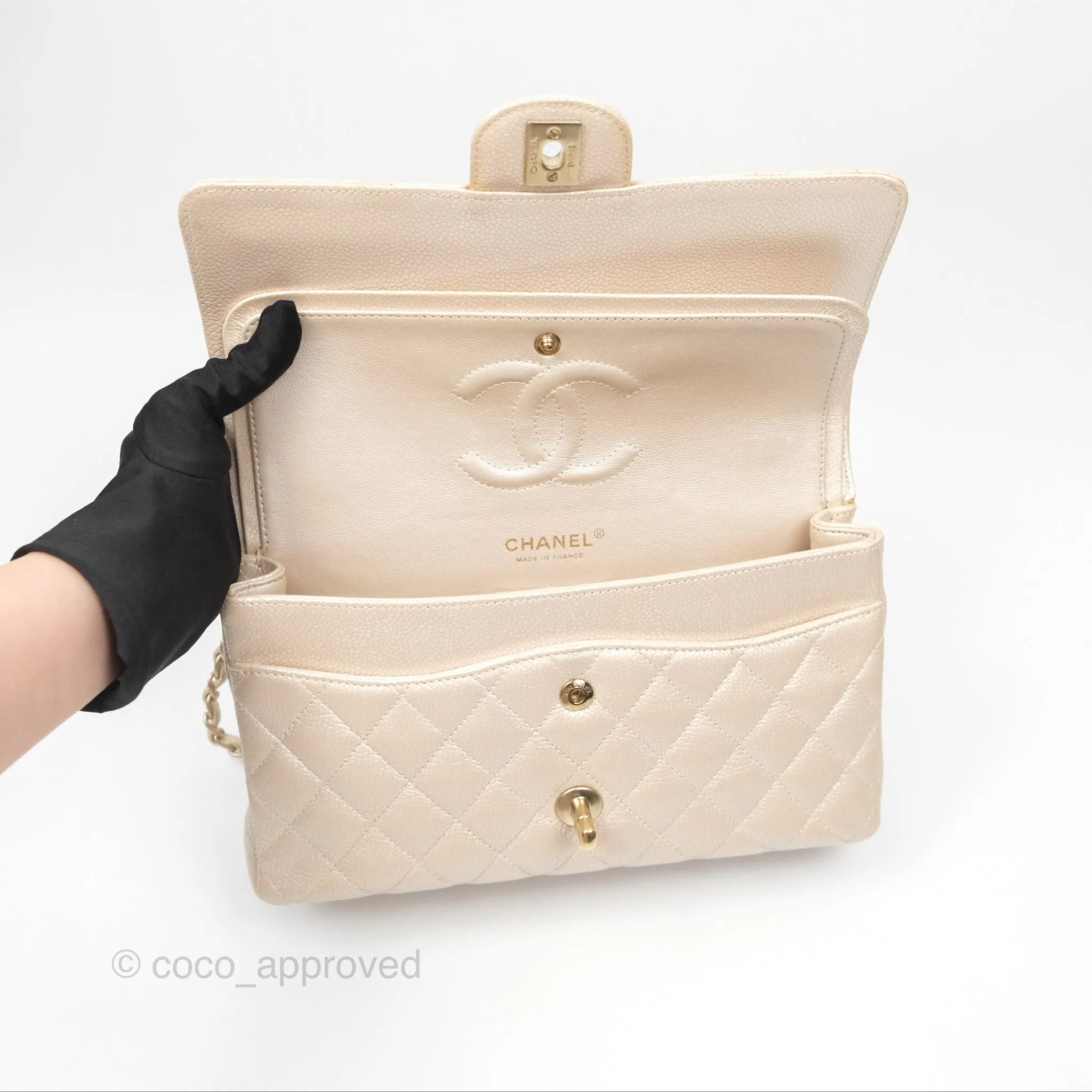 Chanel Classic M/L Medium Double Flap Iridescent Pearly Caviar Aged Gold Hardware⁣⁣