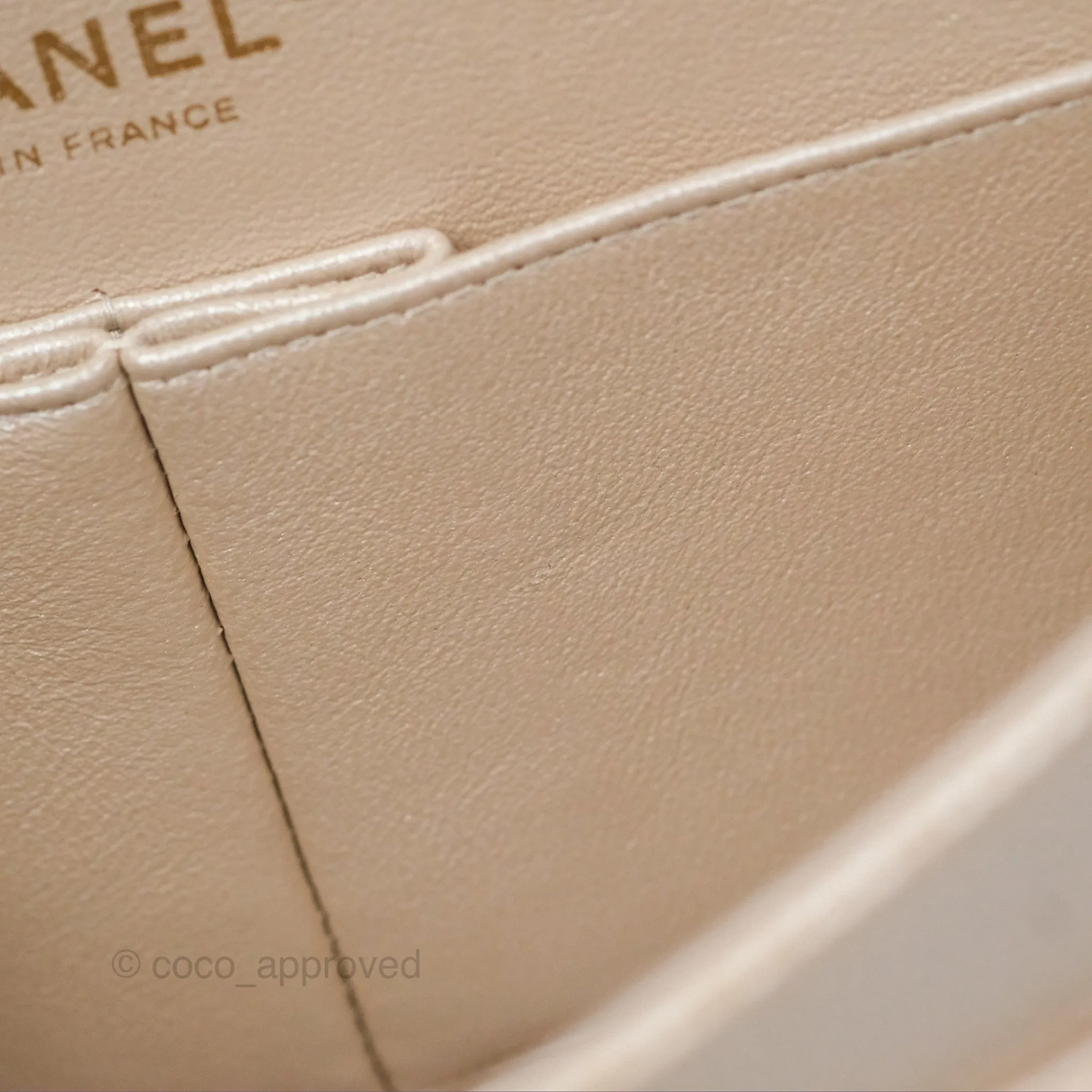 Chanel Classic M/L Medium Double Flap Iridescent Pearly Caviar Aged Gold Hardware⁣⁣