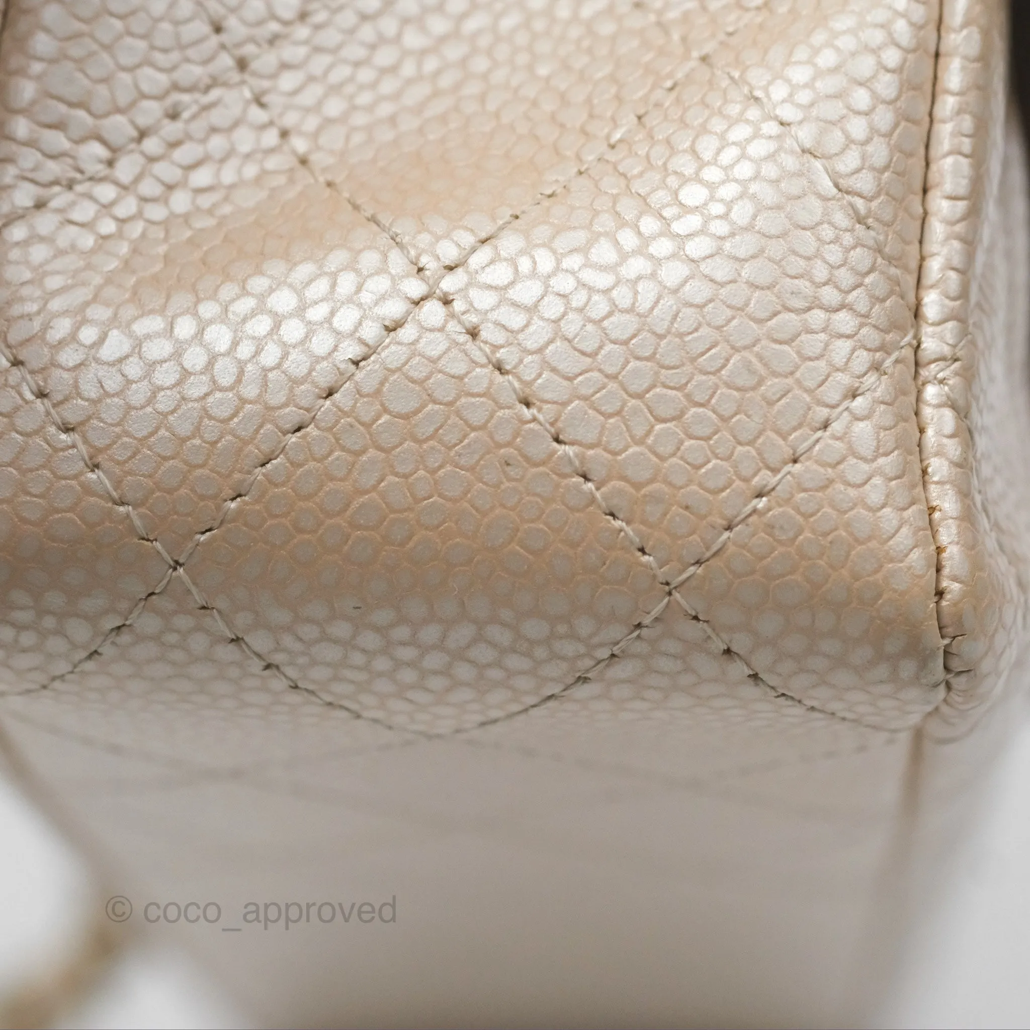 Chanel Classic M/L Medium Double Flap Iridescent Pearly Caviar Aged Gold Hardware⁣⁣