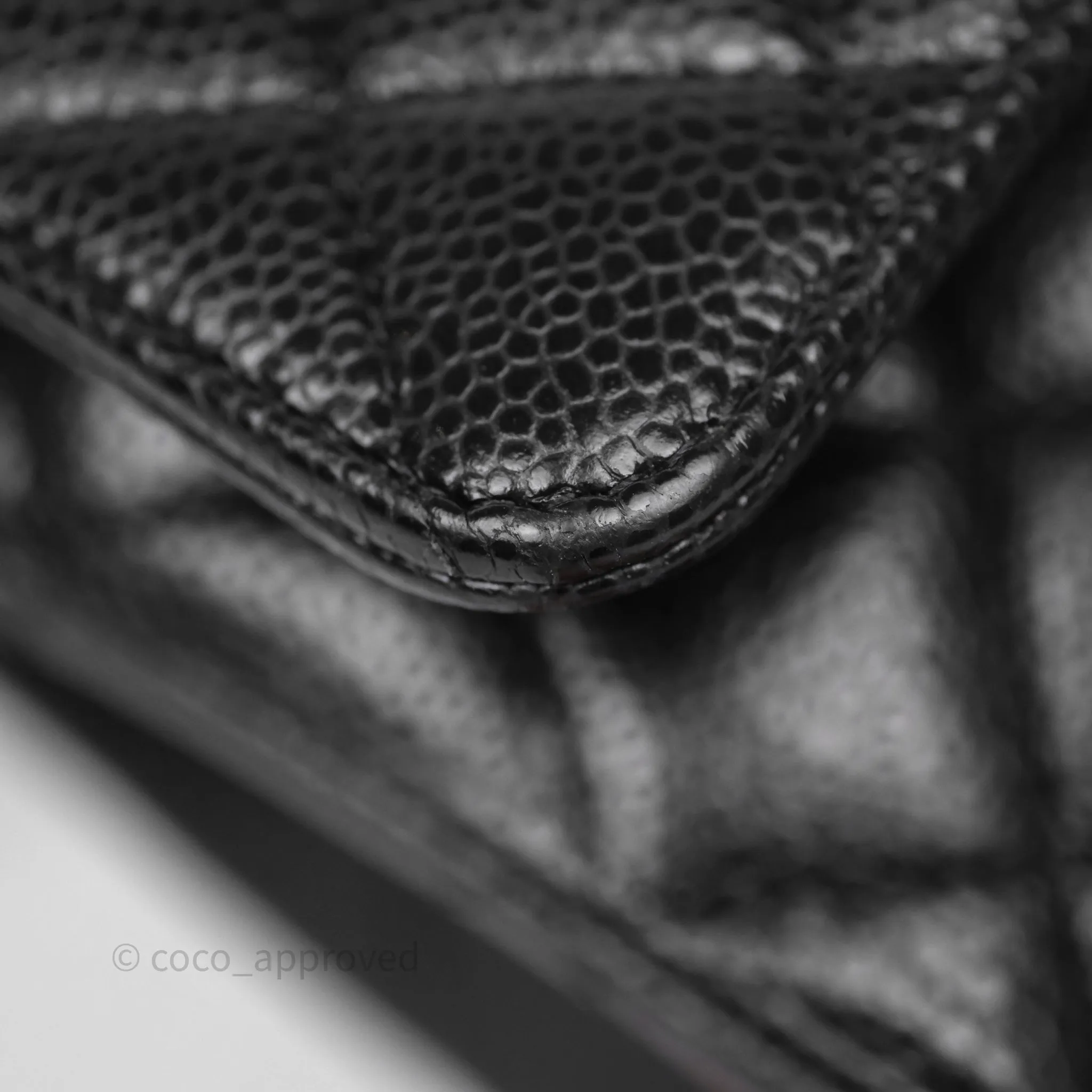 Chanel Classic M/L Medium Flap Quilted Black Caviar Gold Hardware