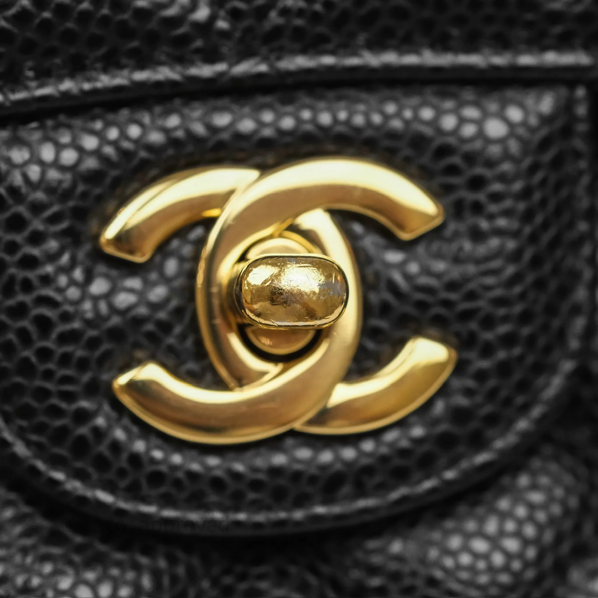 Chanel Classic M/L Medium Flap Quilted Black Caviar Gold Hardware