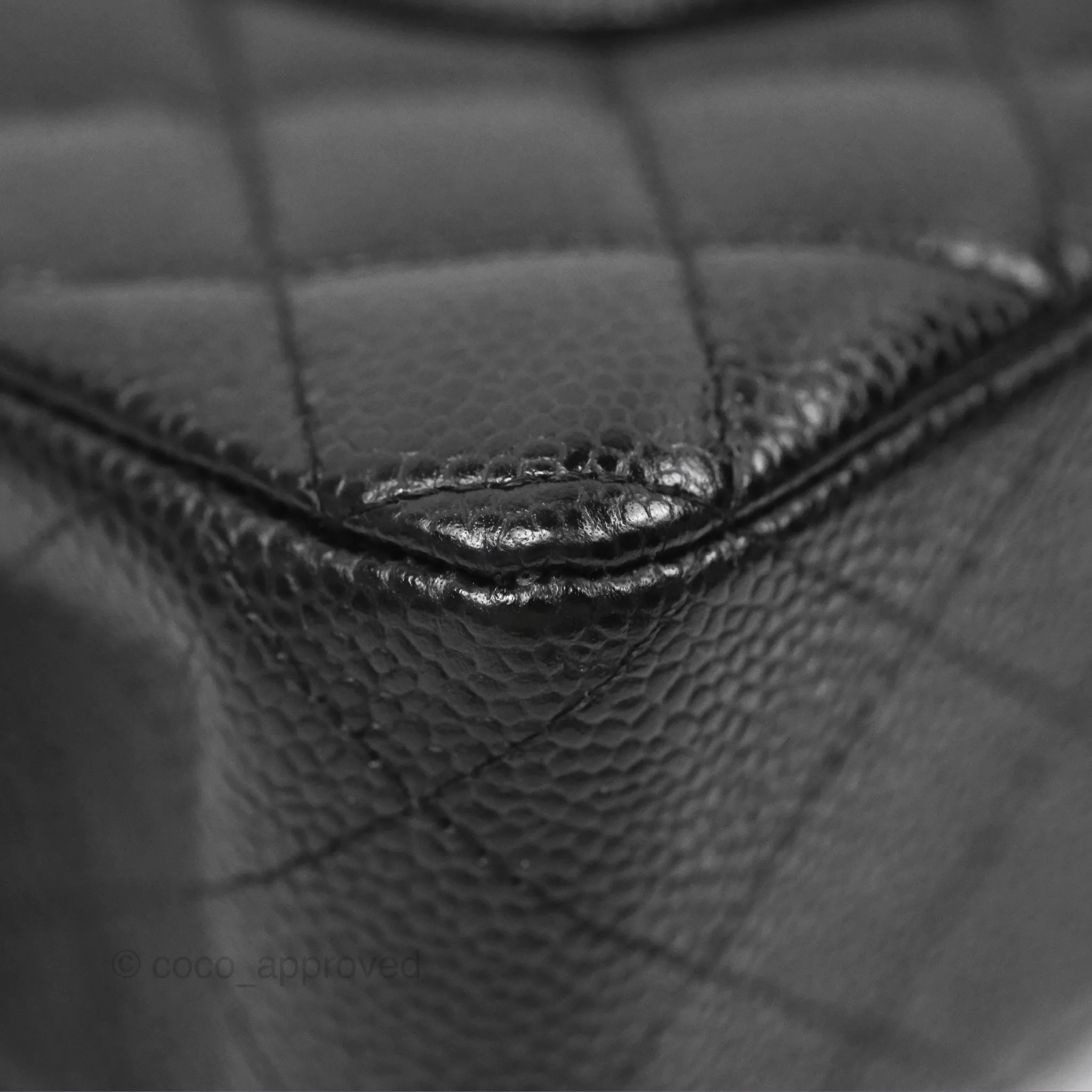 Chanel Classic M/L Medium Flap Quilted Black Caviar Gold Hardware