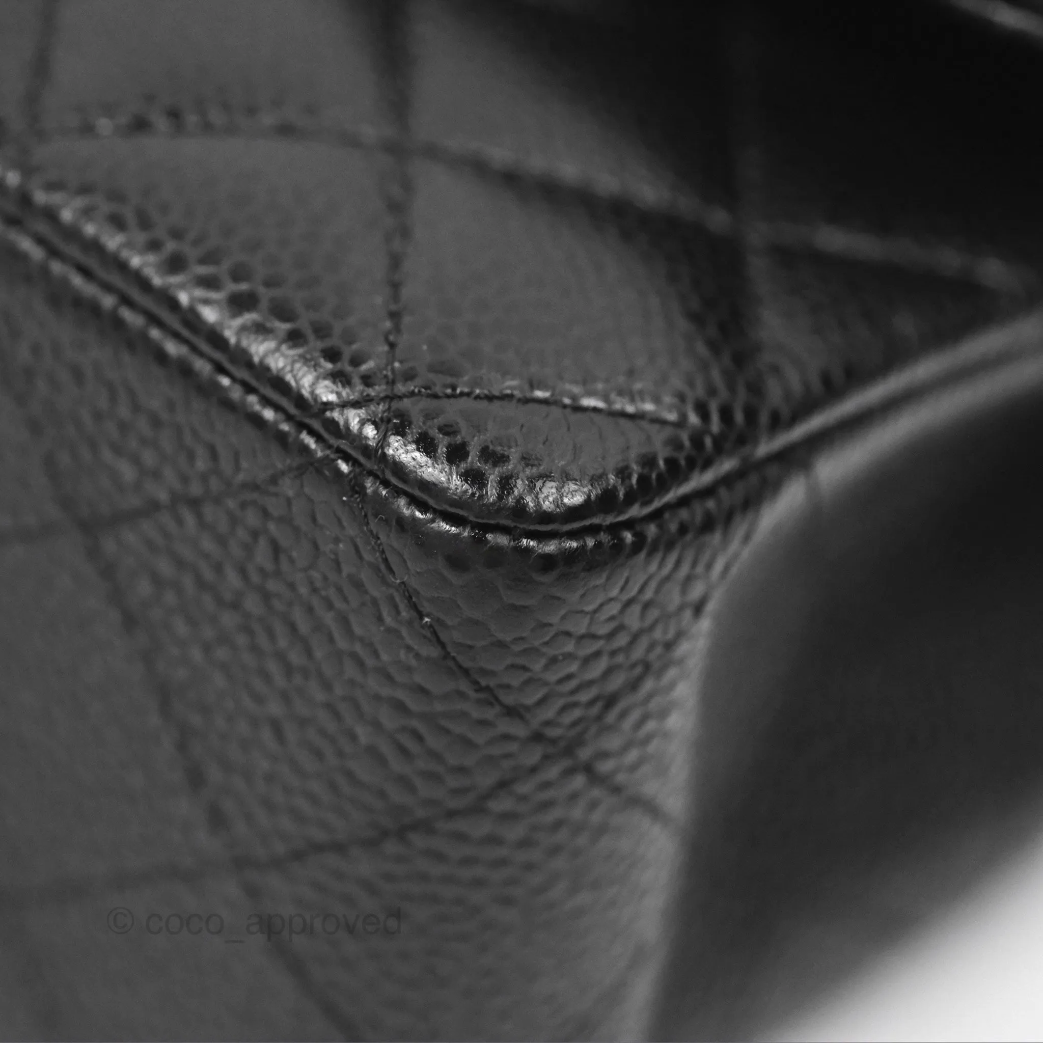 Chanel Classic M/L Medium Flap Quilted Black Caviar Gold Hardware