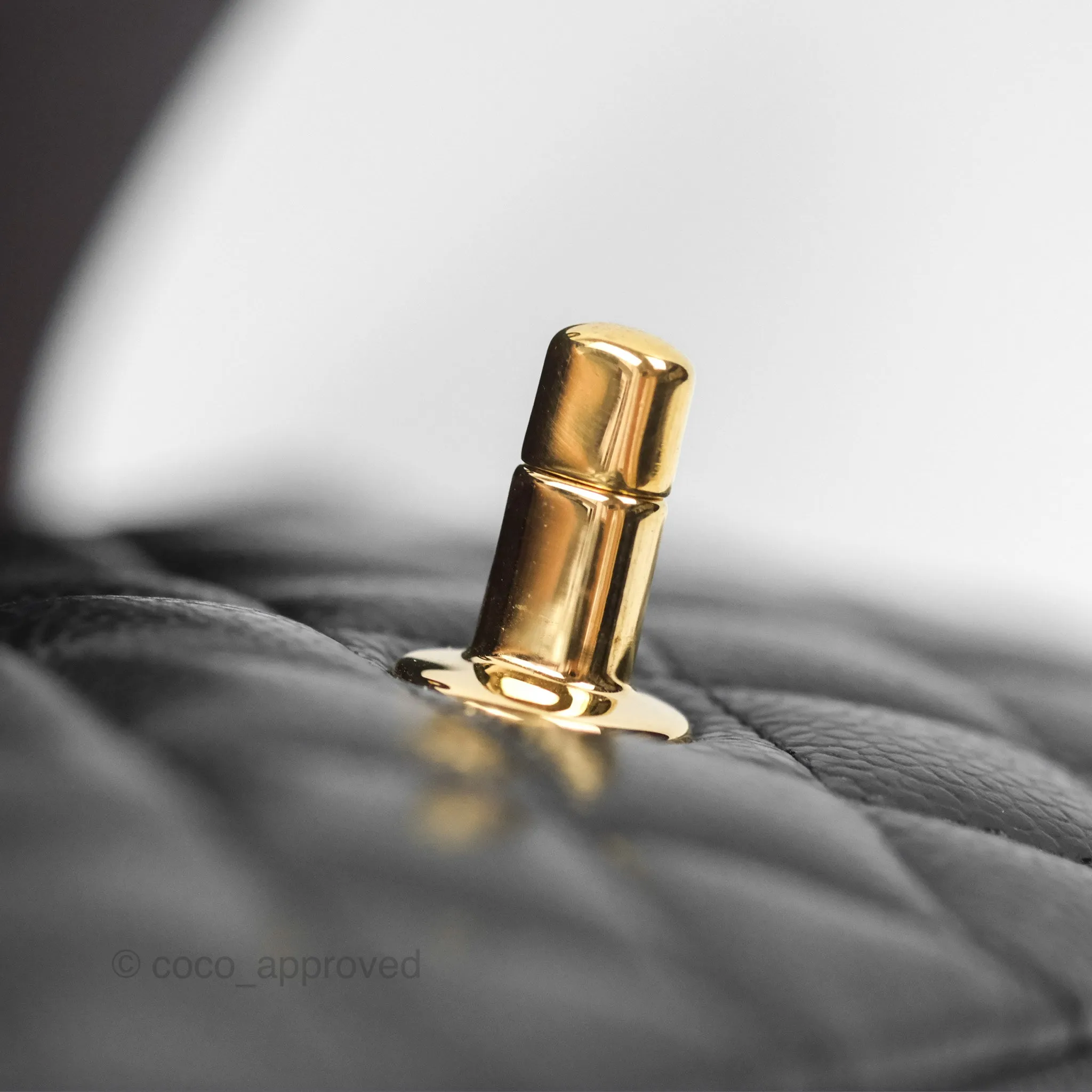 Chanel Classic M/L Medium Flap Quilted Black Caviar Gold Hardware