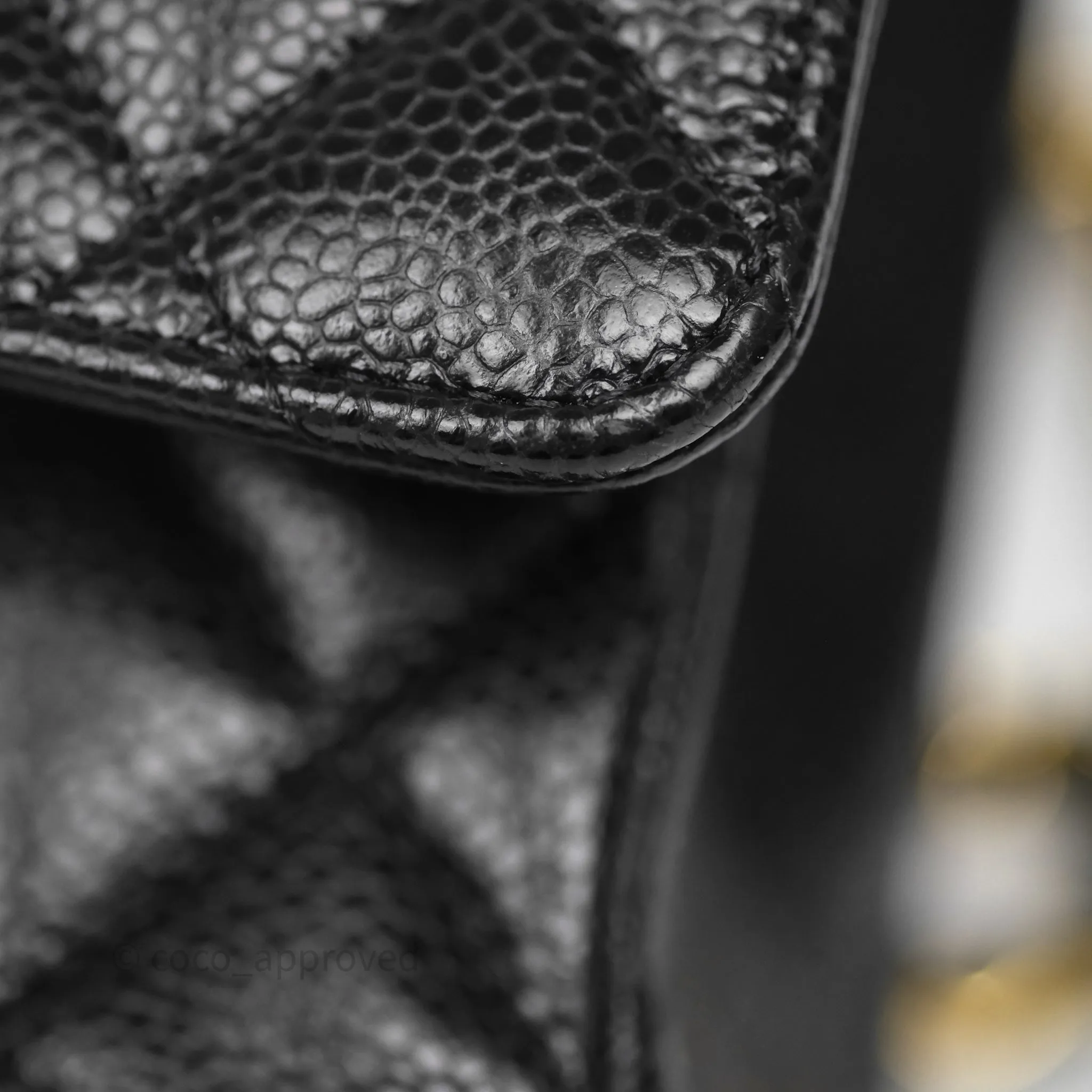Chanel Classic M/L Medium Flap Quilted Black Caviar Gold Hardware