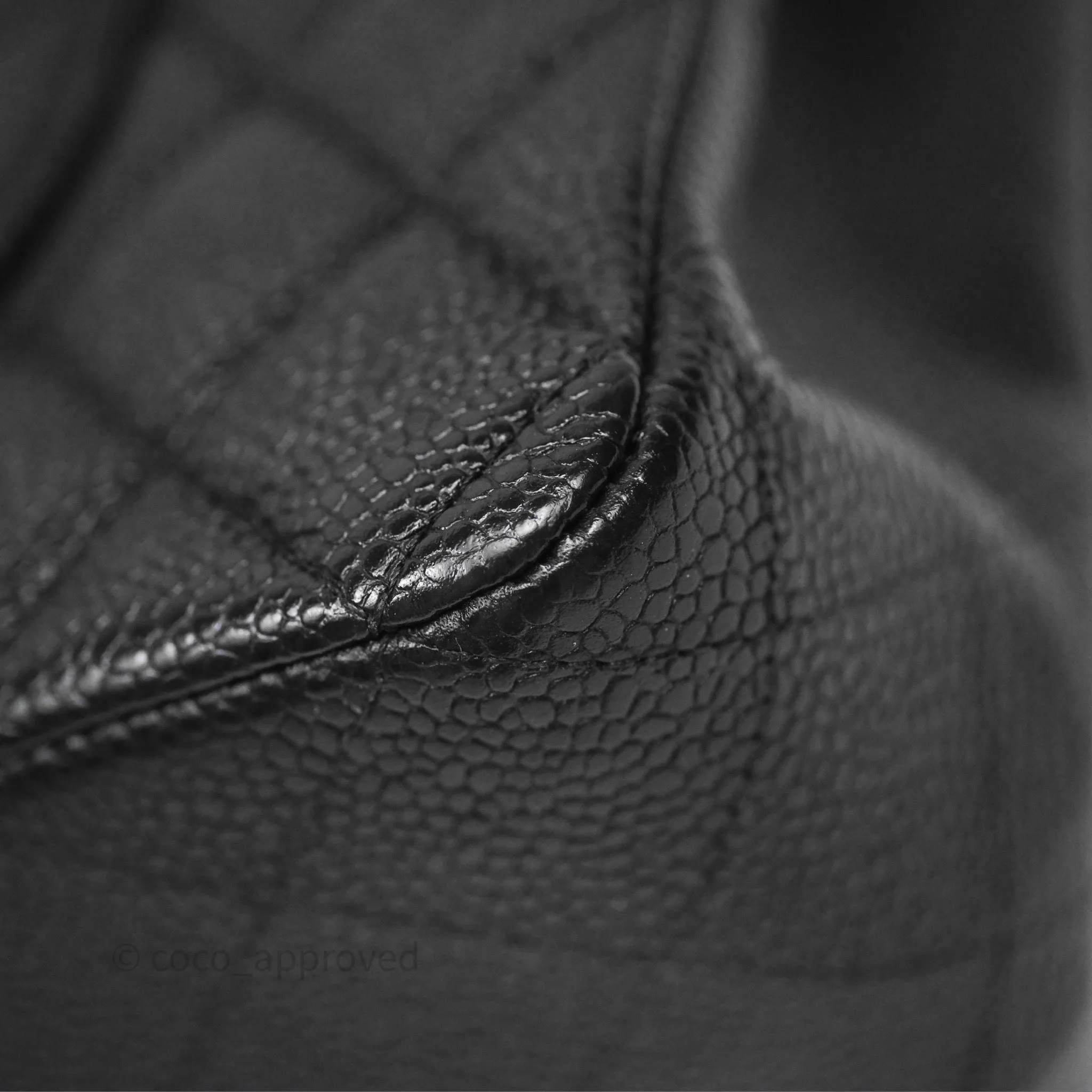 Chanel Classic M/L Medium Flap Quilted Black Caviar Silver Hardware