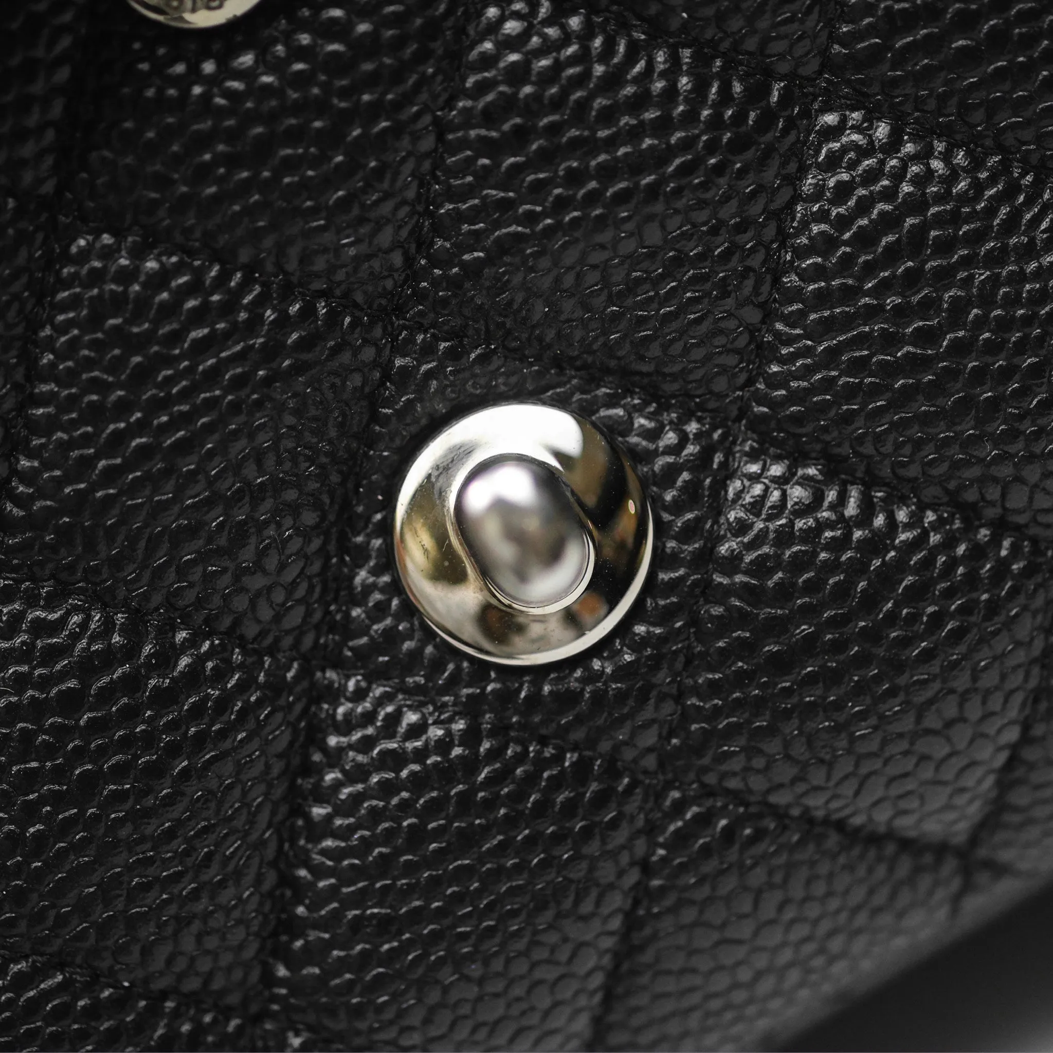 Chanel Classic M/L Medium Flap Quilted Black Caviar Silver Hardware