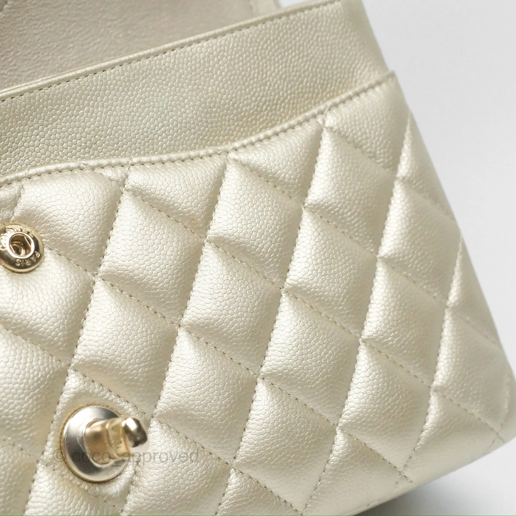 Chanel Classic M/L Medium Flap Quilted Gold Caviar Gold Gold Hardware