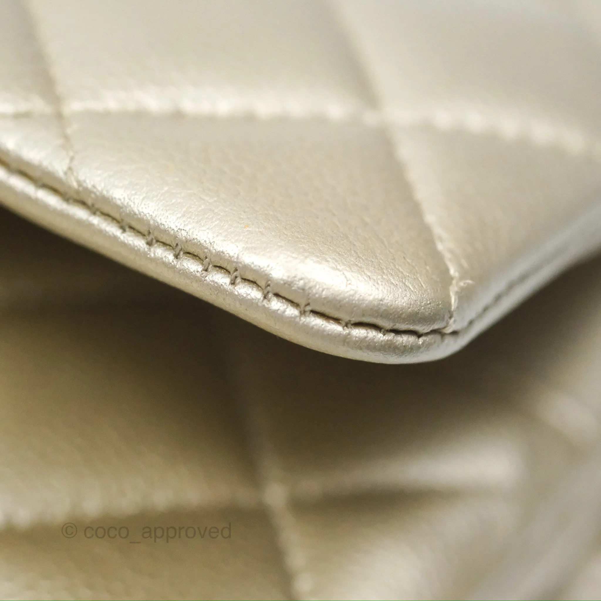 Chanel Classic M/L Medium Flap Quilted Gold Caviar Gold Gold Hardware
