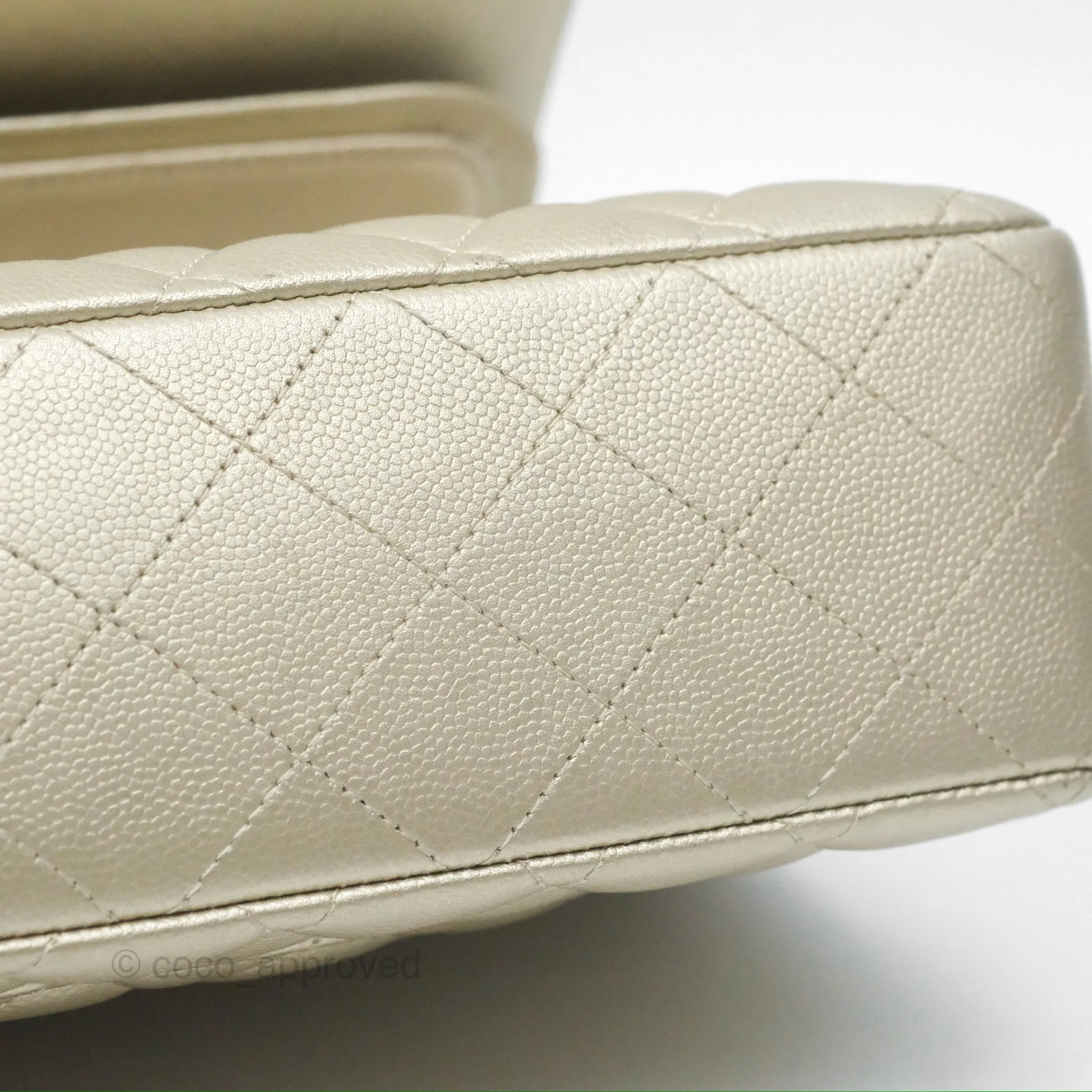 Chanel Classic M/L Medium Flap Quilted Gold Caviar Gold Gold Hardware