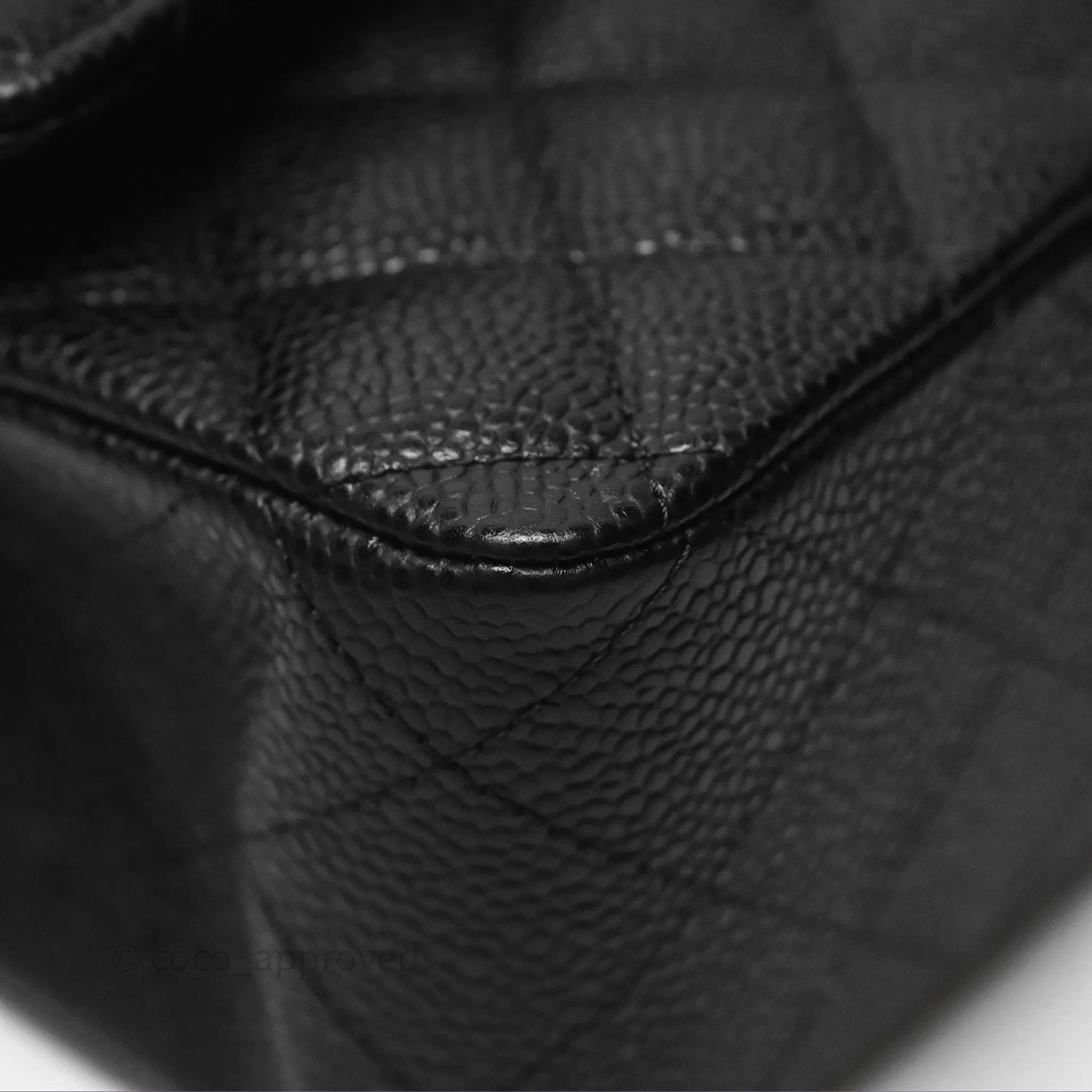 Chanel M/L Medium Classic Flap Quilted Black Caviar Gold Hardware
