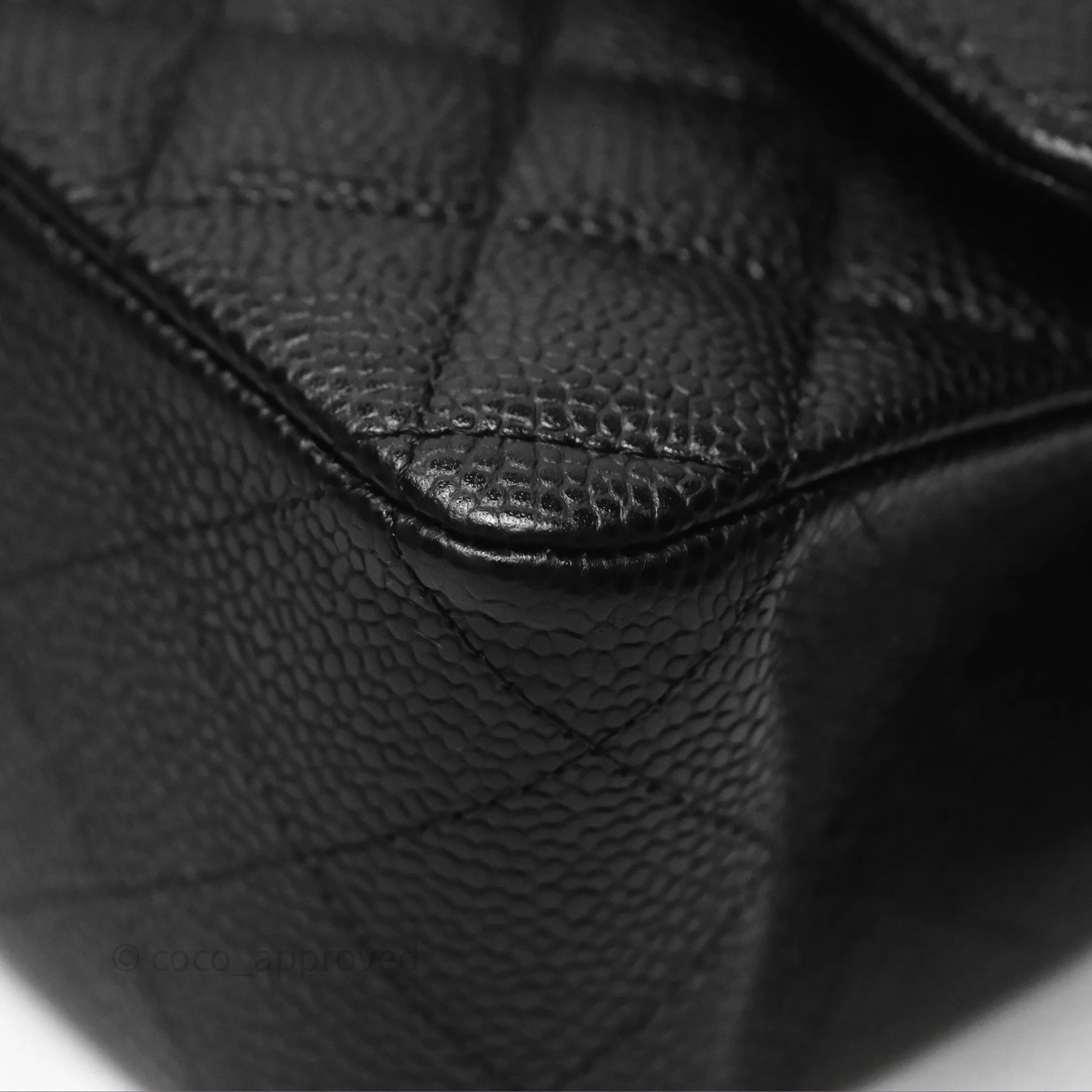 Chanel M/L Medium Classic Flap Quilted Black Caviar Gold Hardware