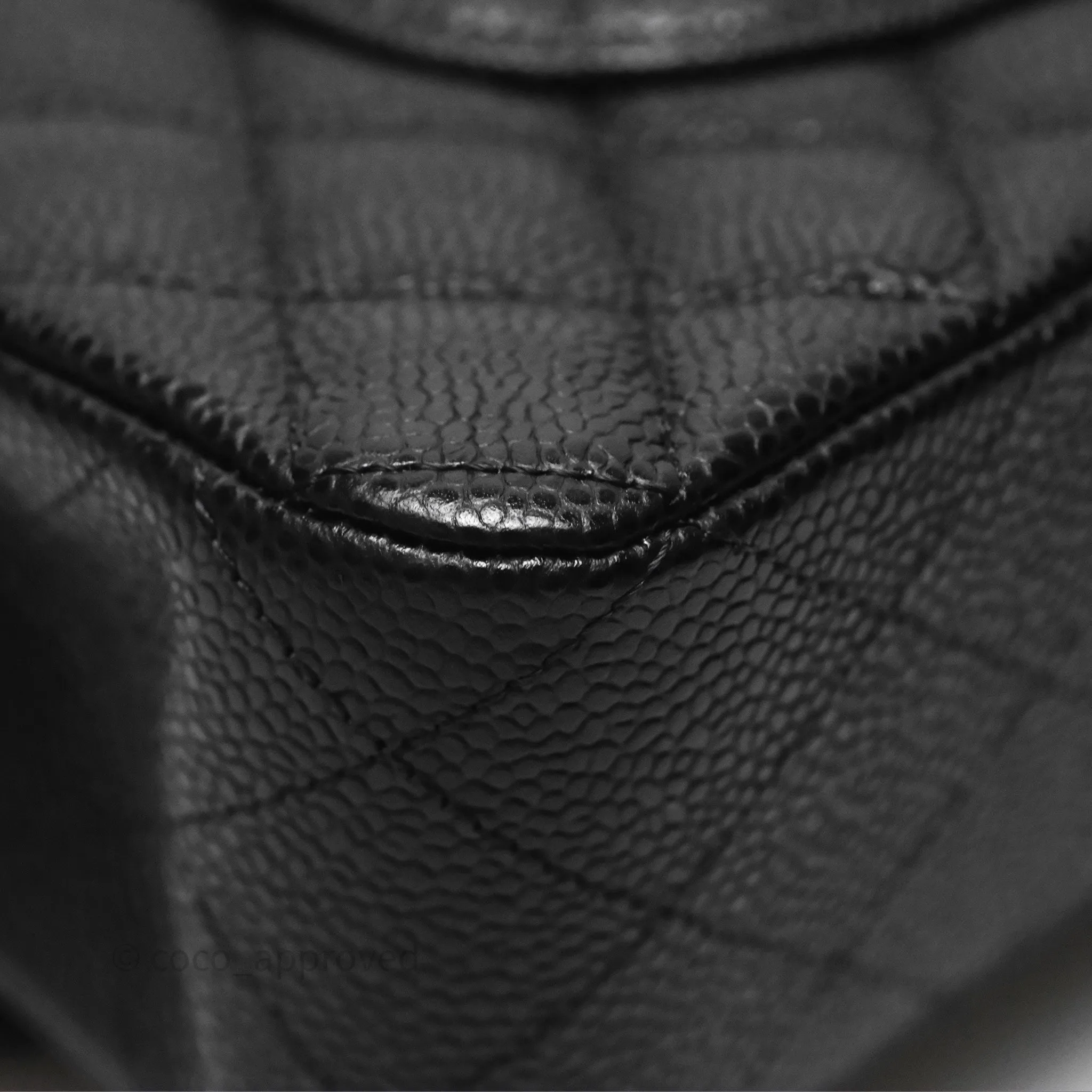Chanel M/L Medium Classic Flap Quilted Black Caviar Gold Hardware