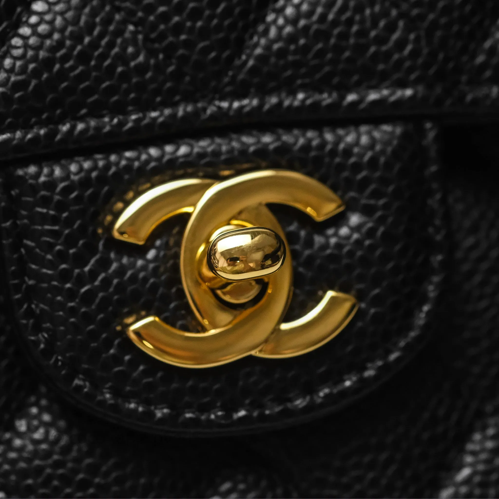 Chanel M/L Medium Classic Flap Quilted Black Caviar Gold Hardware