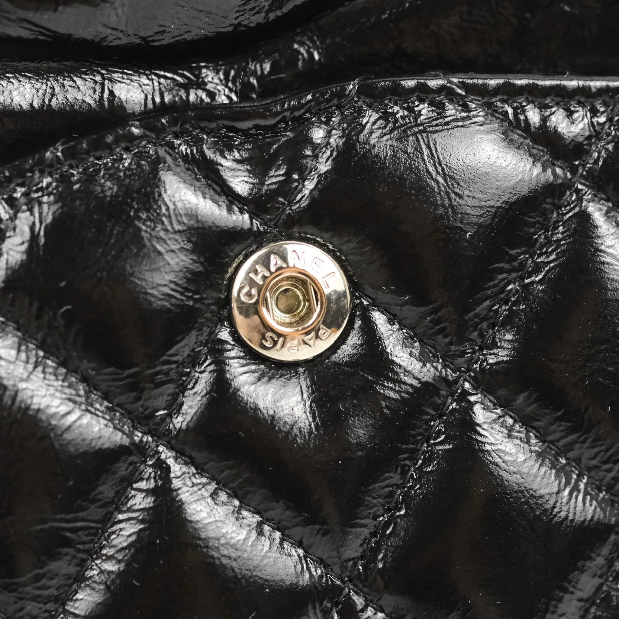 Chanel M/L Medium Classic Quilted Flap So Black Shiny Crumpled Calfskin