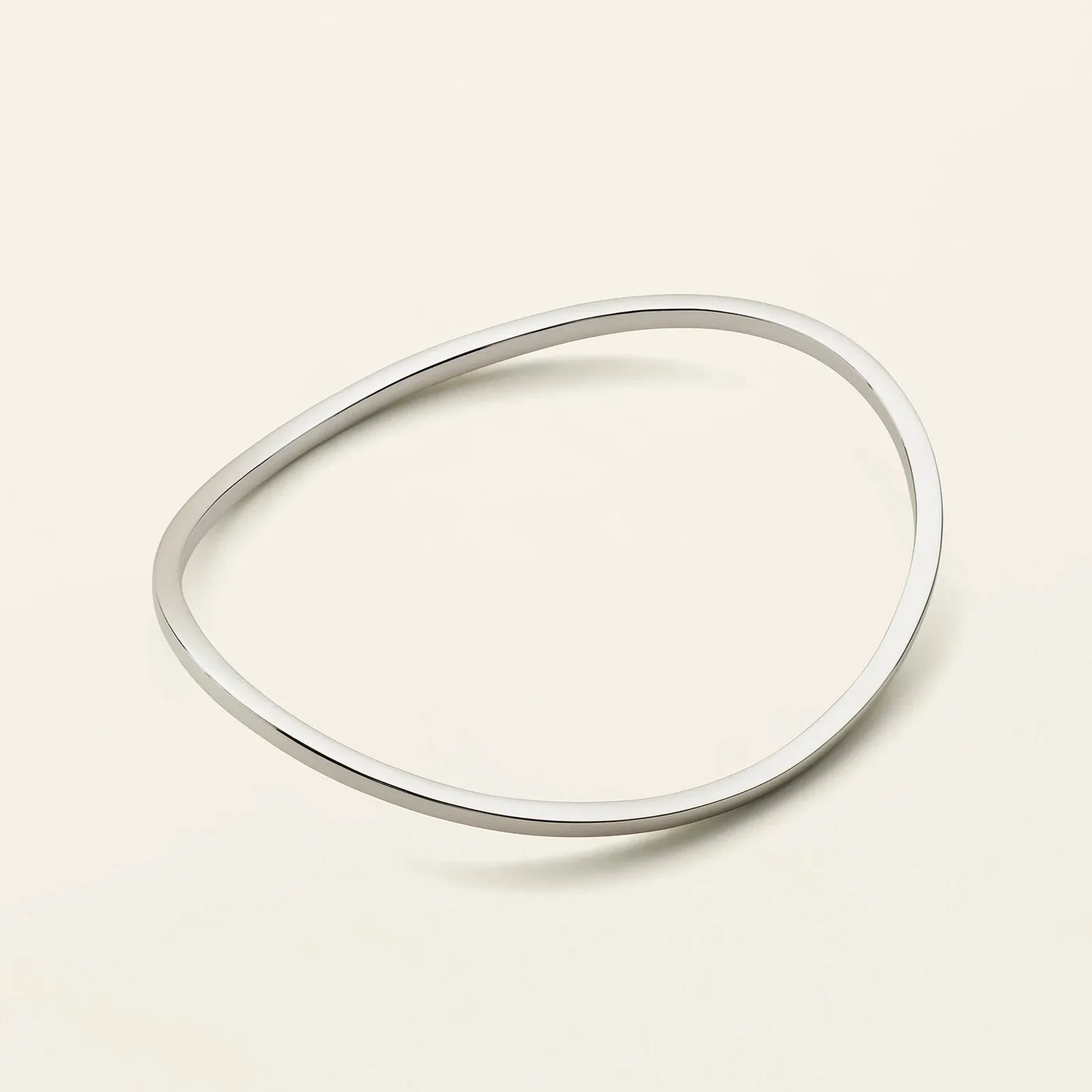 CLASSIC WAVE BANGLE - silver