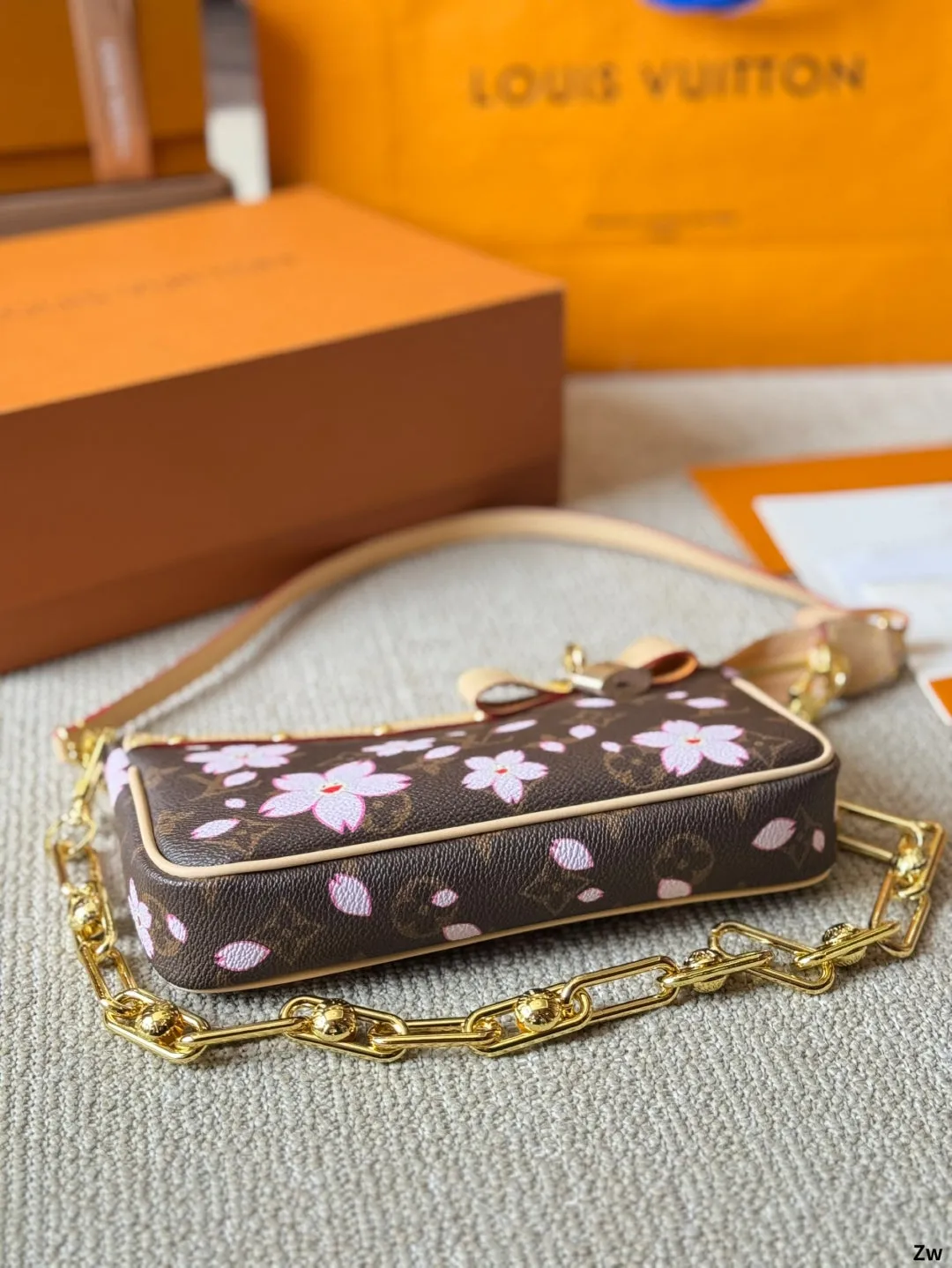 Elegant Floral Handbag