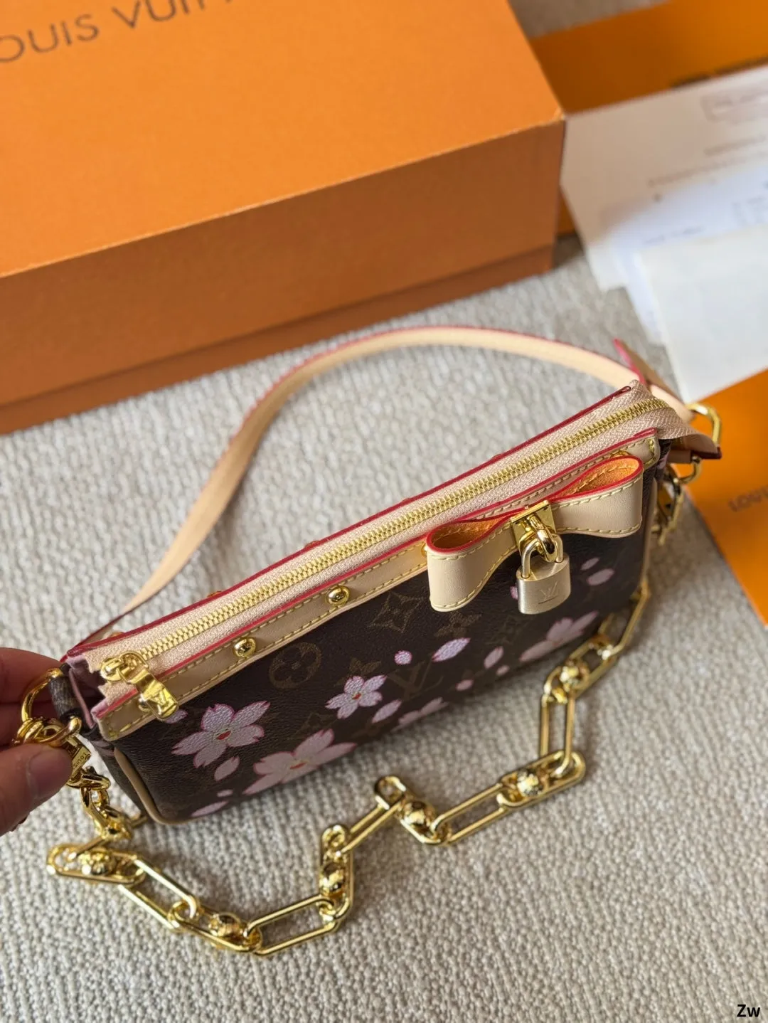 Elegant Floral Handbag