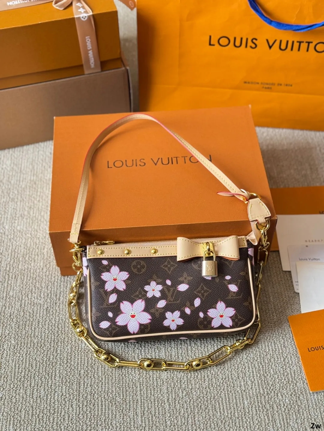 Elegant Floral Handbag