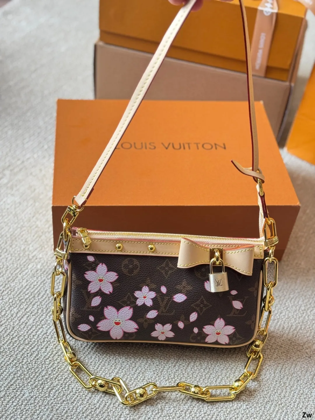 Elegant Floral Handbag