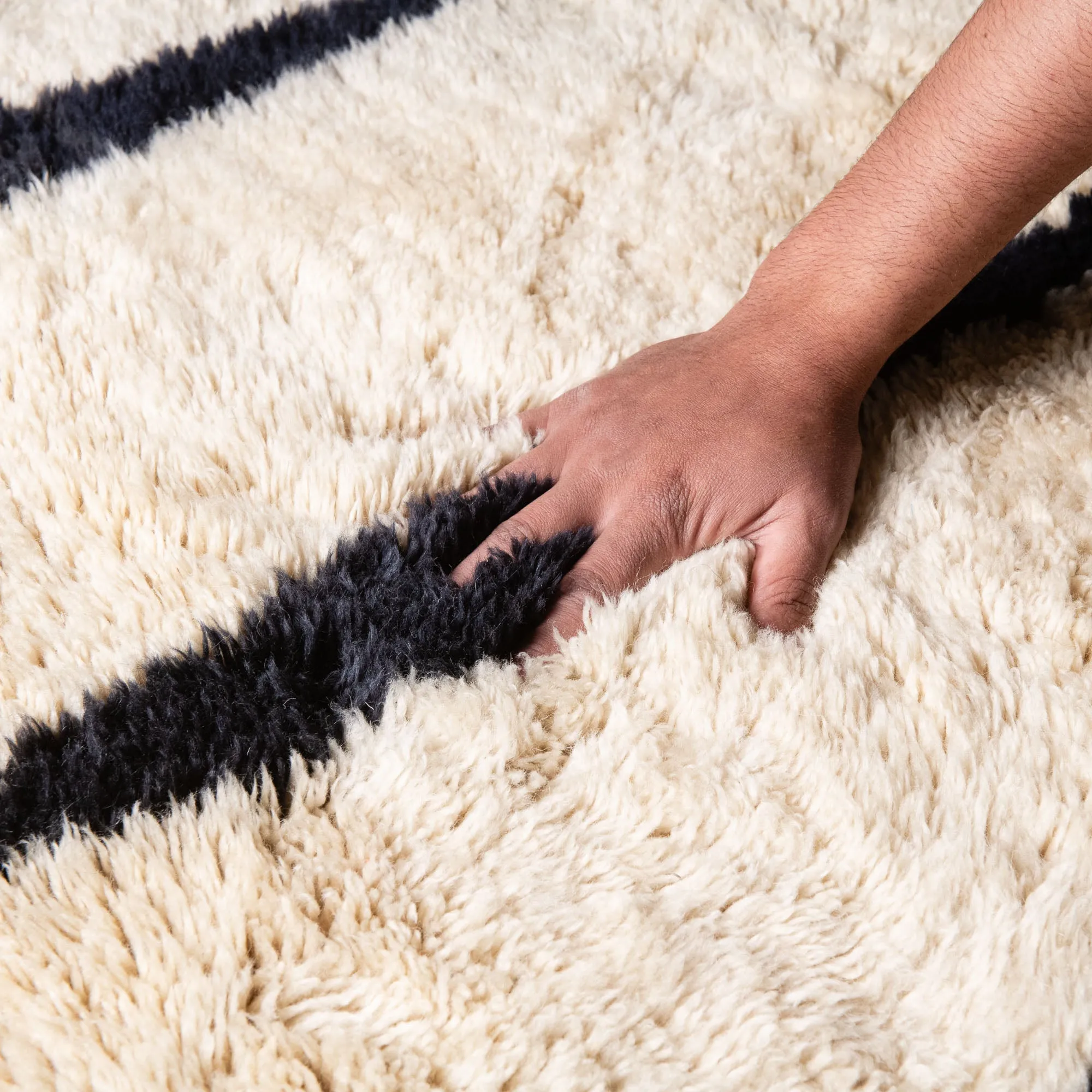 Elegant Rhythm Round - Luxury Shag Moroccan Rug