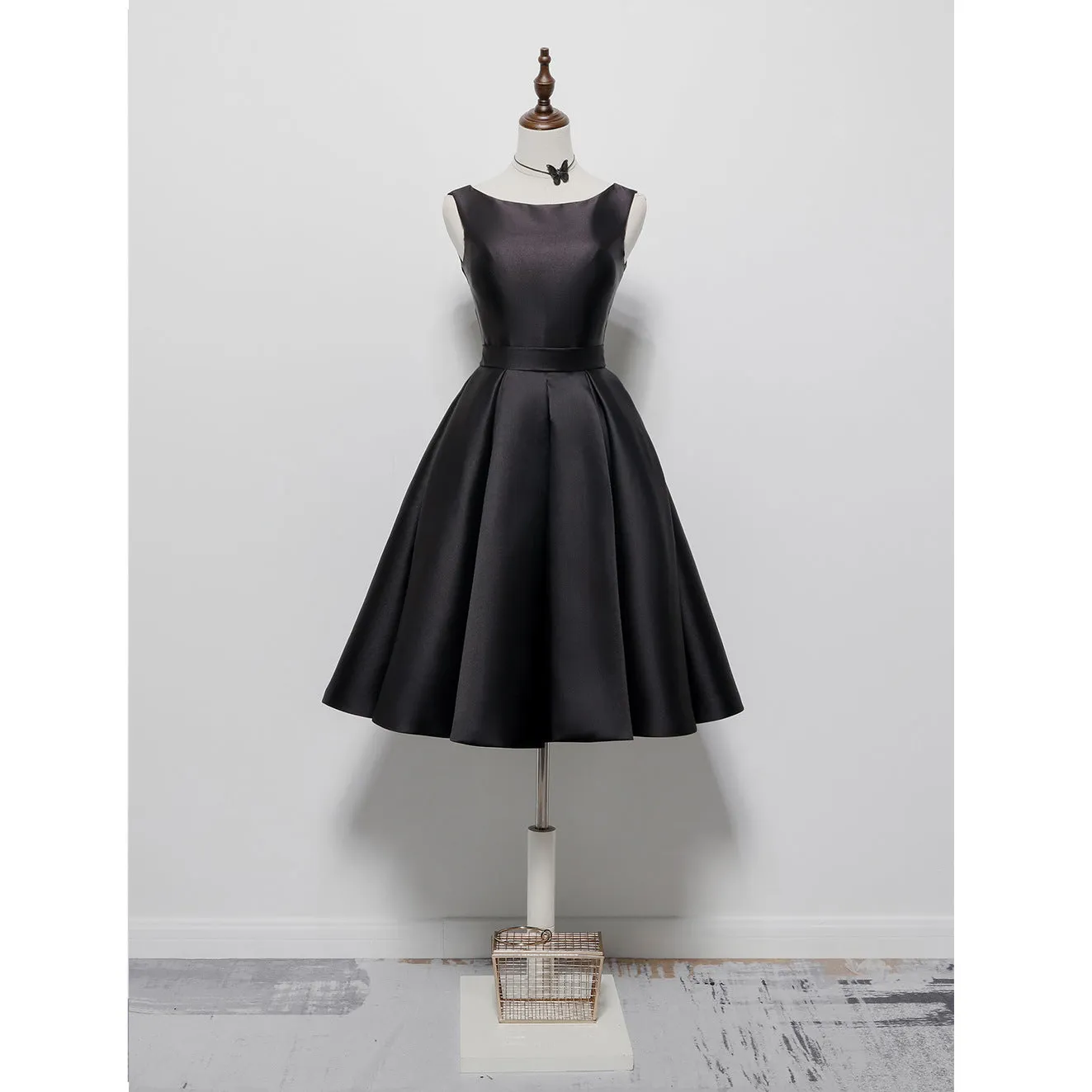 Hepburn Style Elegant Backless Dress