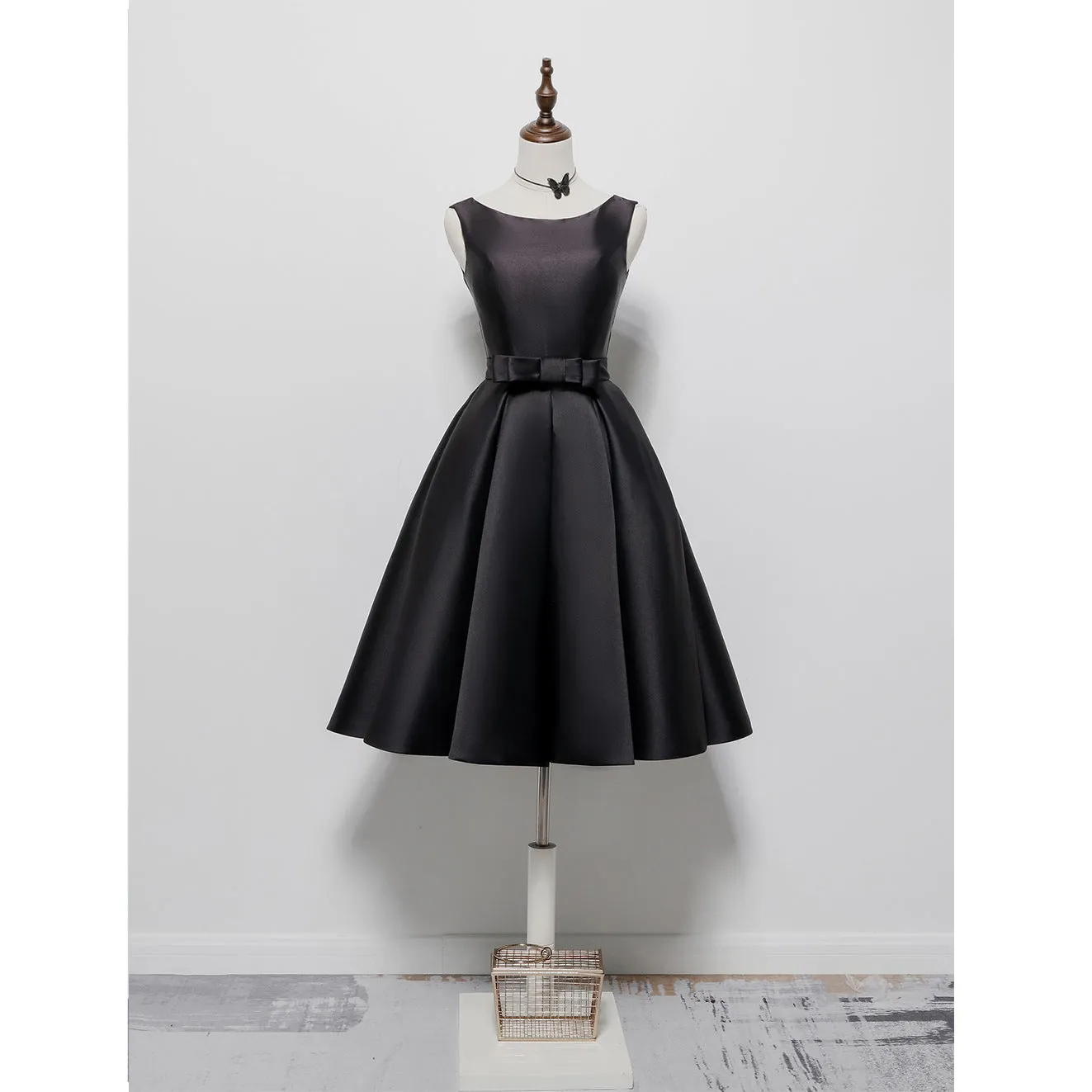 Hepburn Style Elegant Backless Dress