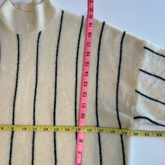 HP! Amuse Society The Aline Mock Neck Sweater Women’s Size Small