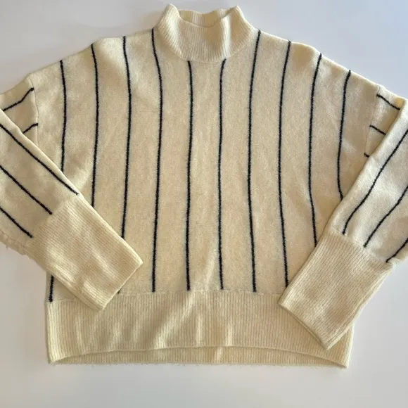 HP! Amuse Society The Aline Mock Neck Sweater Women’s Size Small
