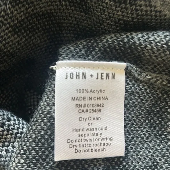 John Jenn Anthropologie NEW Animal Print Turtleneck Sweater Gray Color Size XL