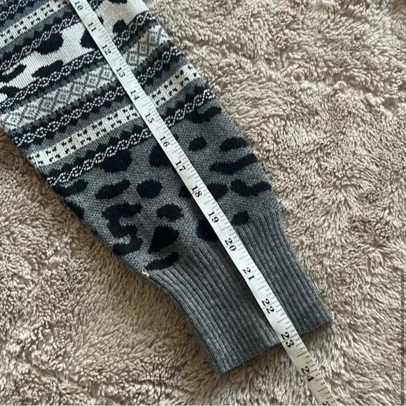 John Jenn Anthropologie NEW Animal Print Turtleneck Sweater Gray Color Size XL