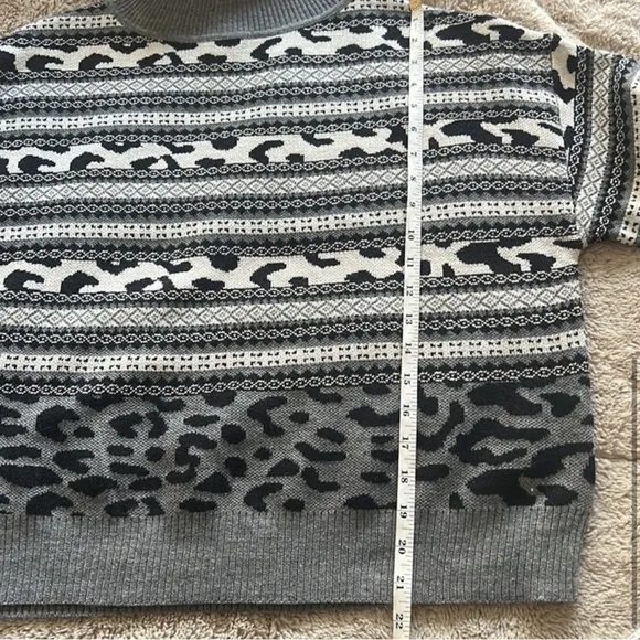 John Jenn Anthropologie NEW Animal Print Turtleneck Sweater Gray Color Size XL