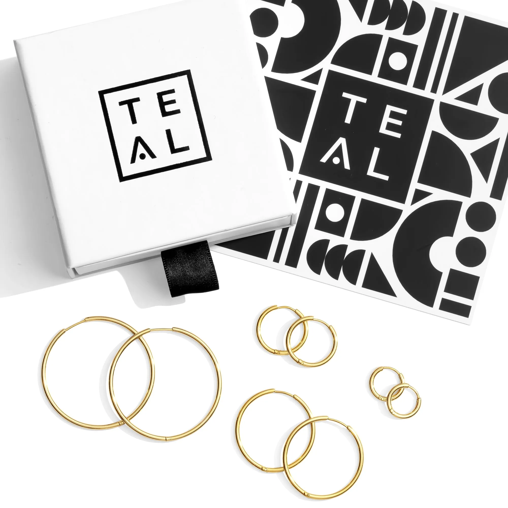 LARGE MODERN HOOPS - GOLD