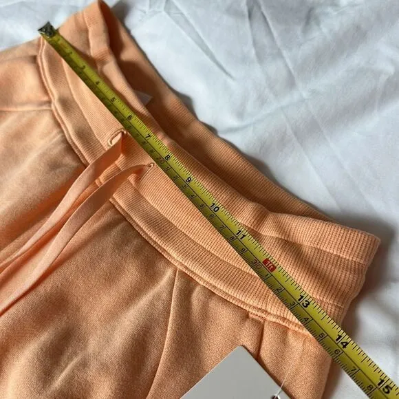 Lululemon Scuba High-Rise Short 5&quot; size 4 NWT peach ‎ Bellini 🍑