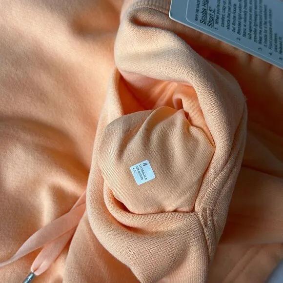 Lululemon Scuba High-Rise Short 5&quot; size 4 NWT peach ‎ Bellini 🍑