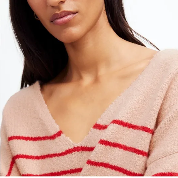 Madewell Wedged V-Neck Sweater in Pale Blush Stripe size XL NT588