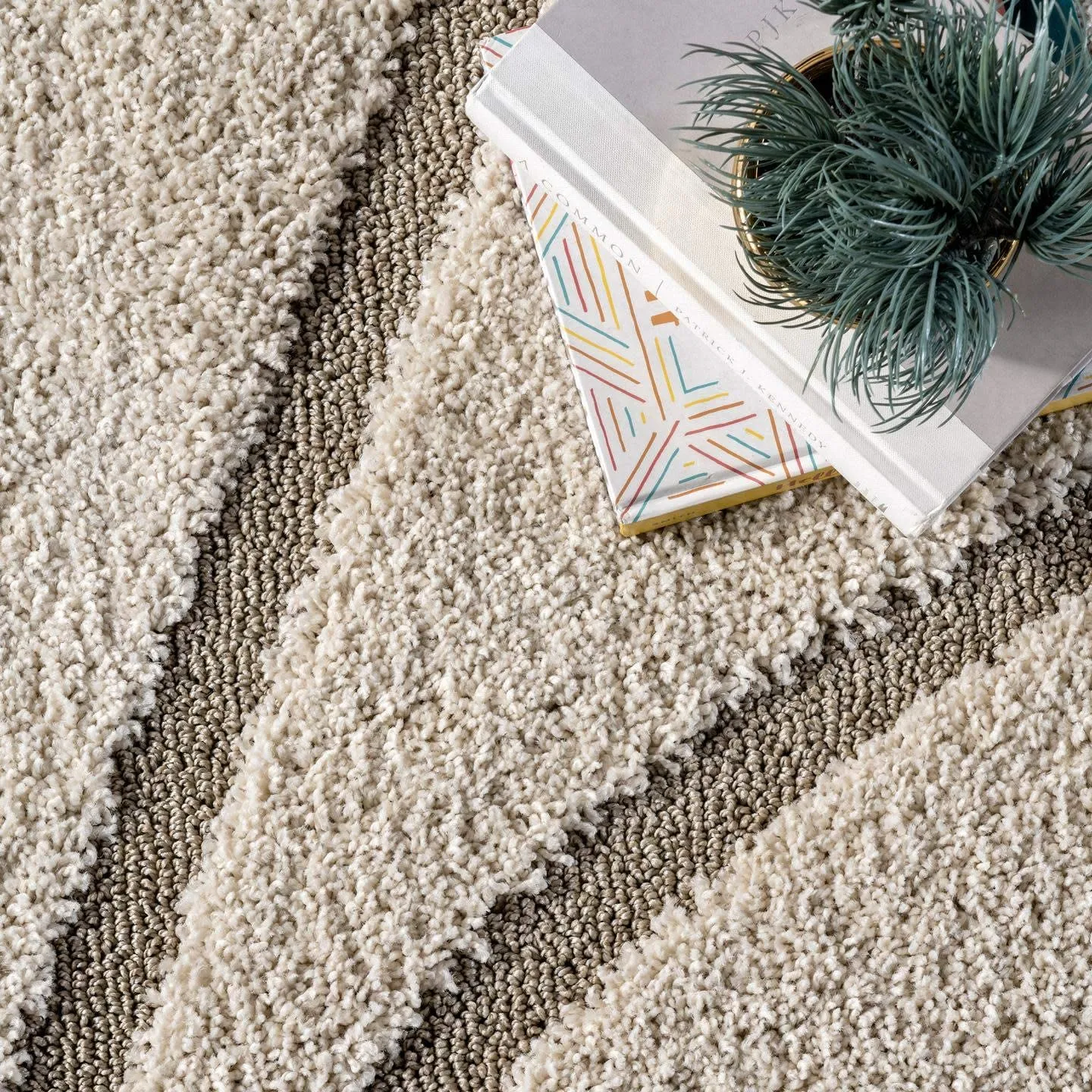 New nuLOOM Carolyn Cozy Soft & Plush Shag Runner Rug, 2' 6" x 6', Cream