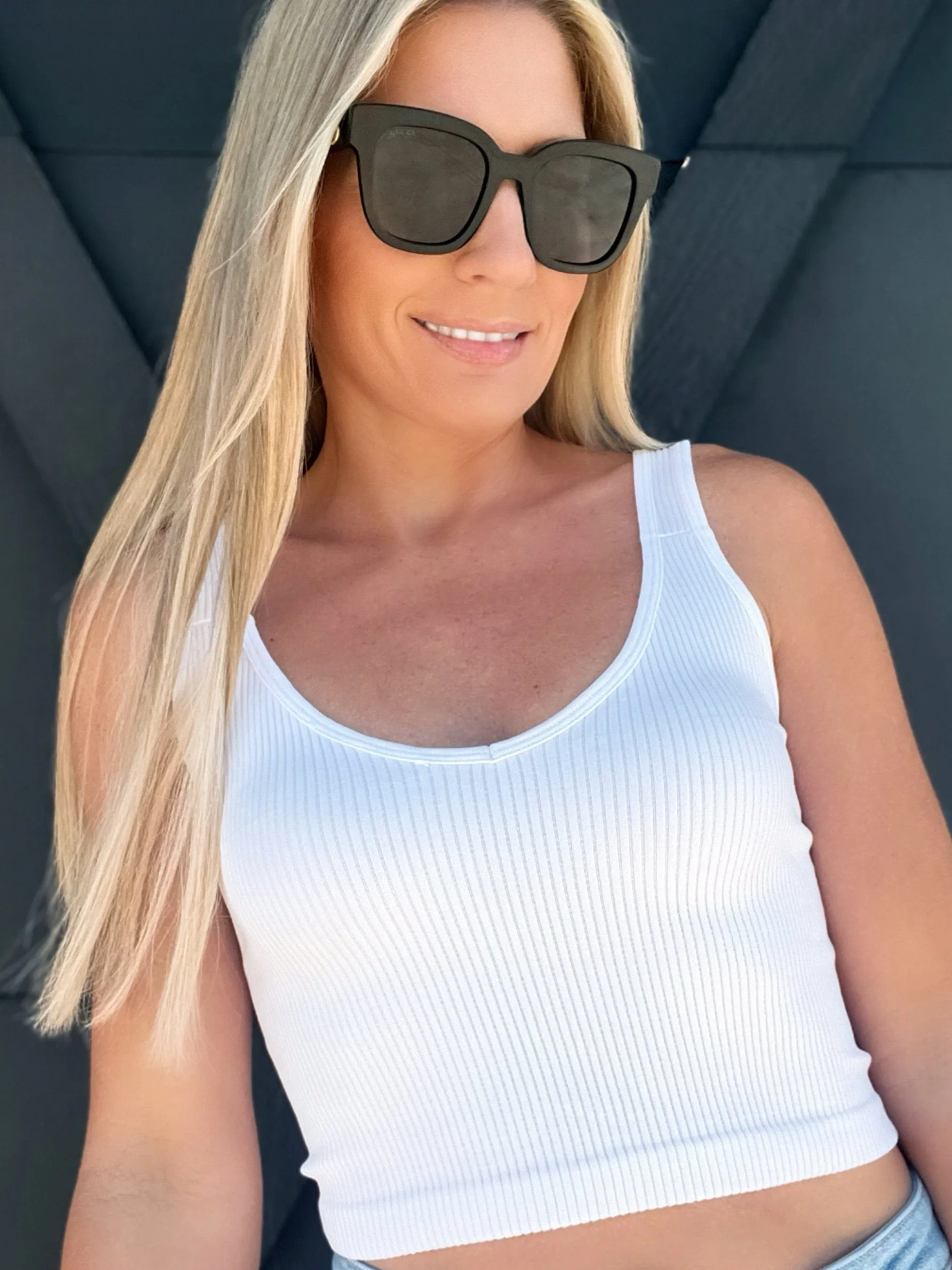 Ribbed Seamless V-Neck Crop-Multi
