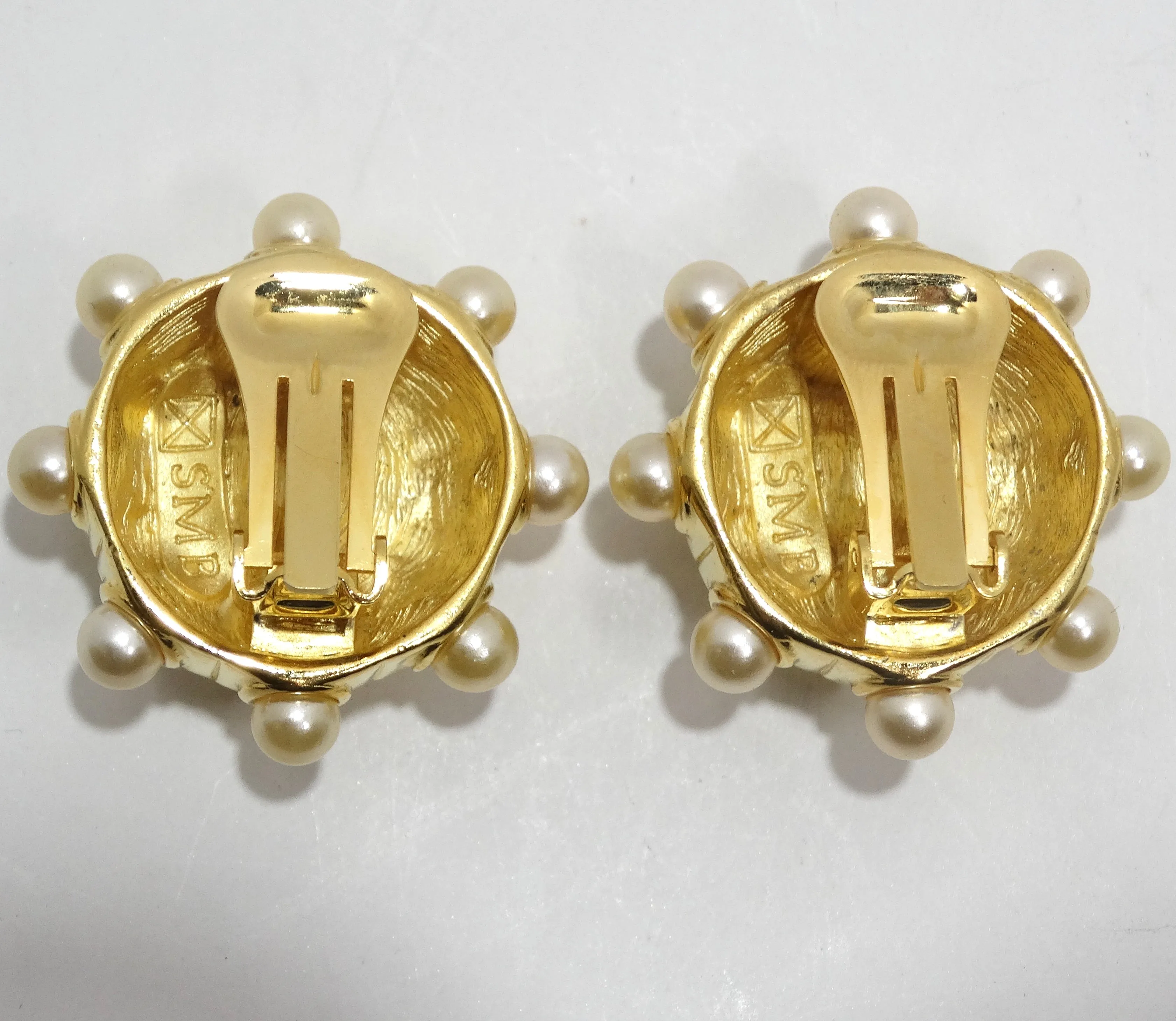 Sandra Miller Burrows 1980s Gold Tone Green Gem Pearl Clip On Earrings