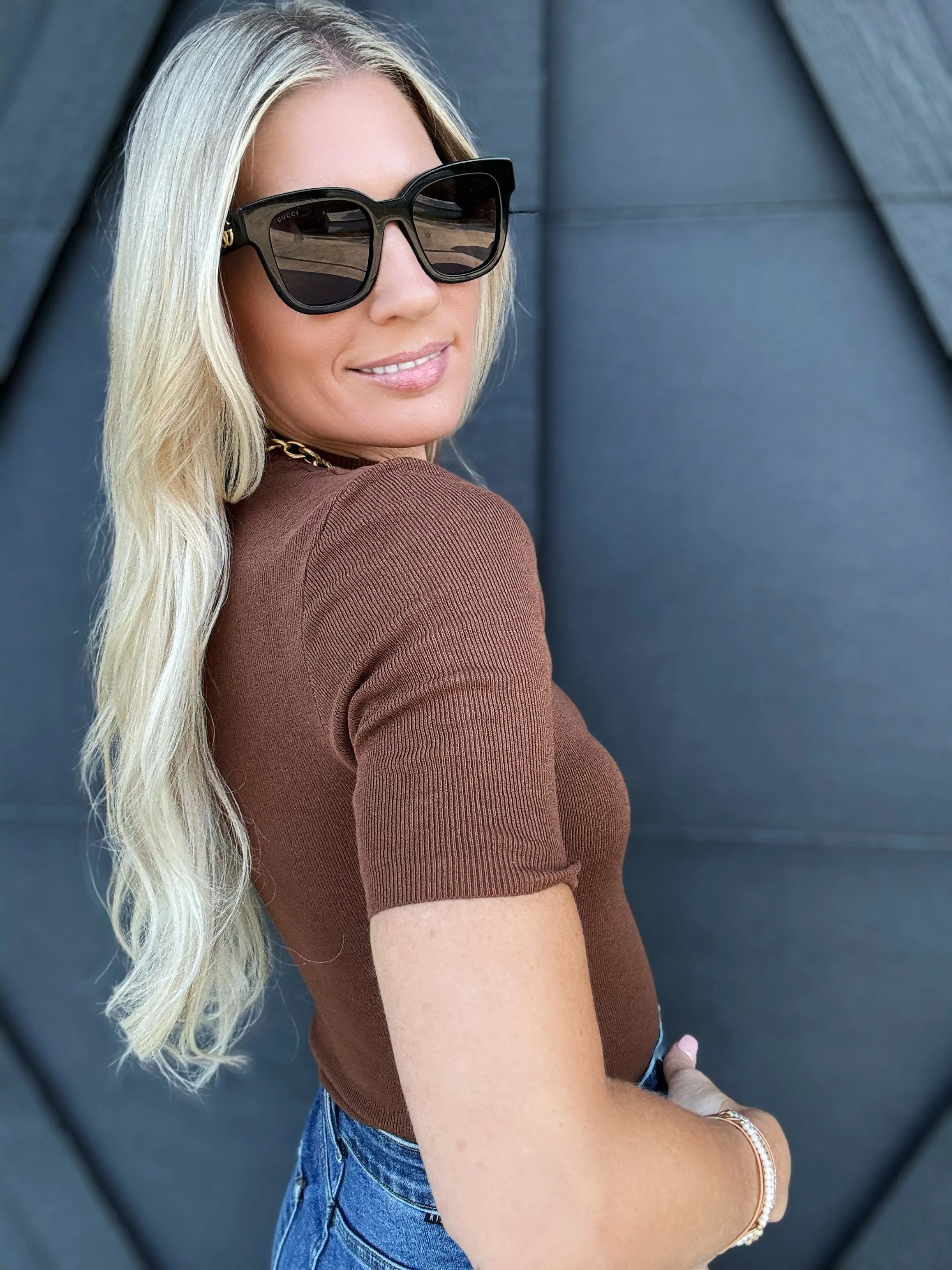 Short Sleeve Mock Neck Top In Chocolate