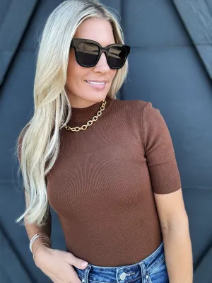 Short Sleeve Mock Neck Top In Chocolate