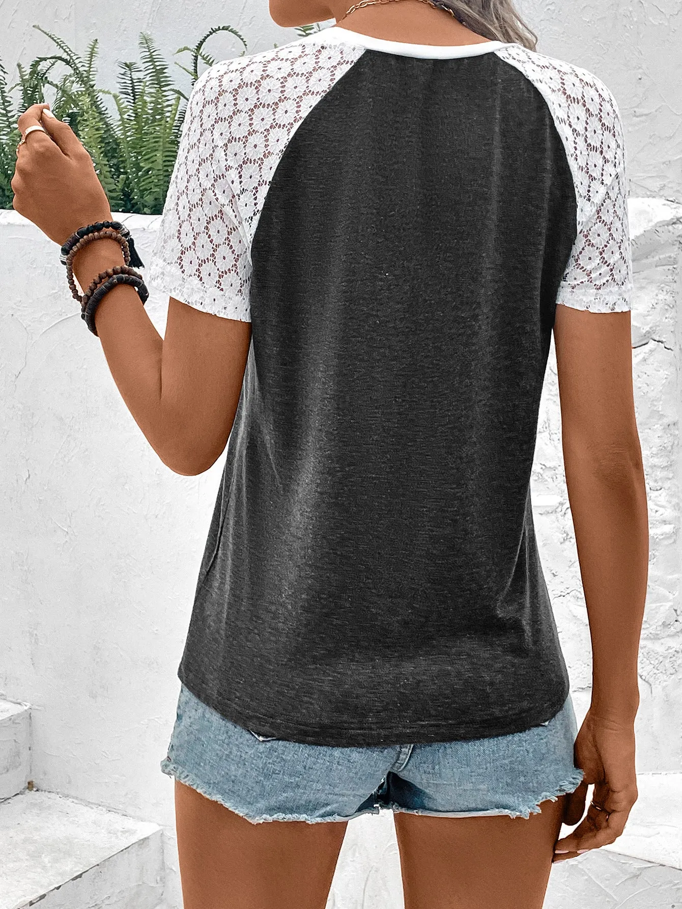 Tiffany Color Block Raglan Sleeve Round Neck Tee