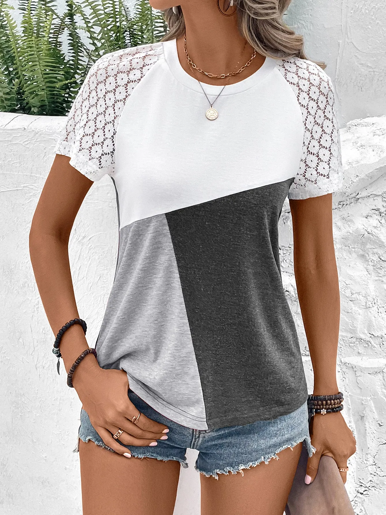 Tiffany Color Block Raglan Sleeve Round Neck Tee