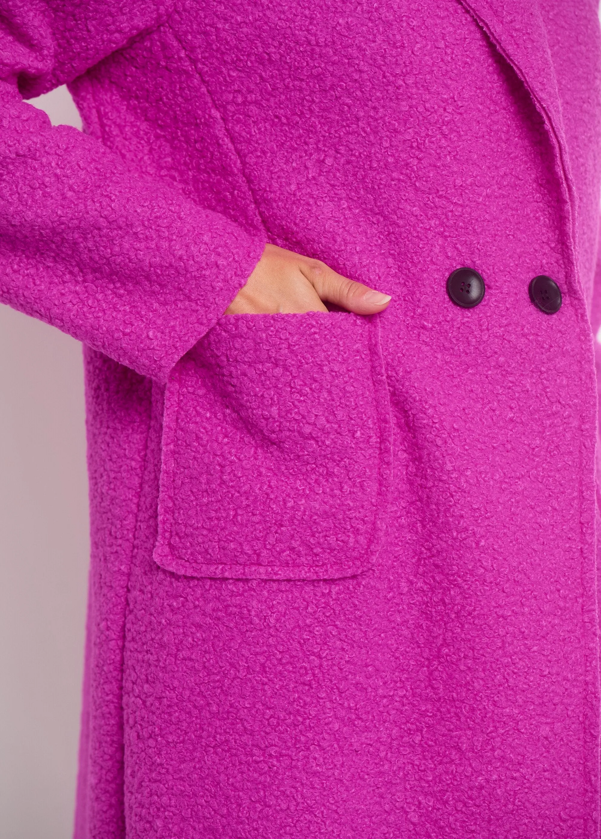 Trendy boucle coat with tailored collar