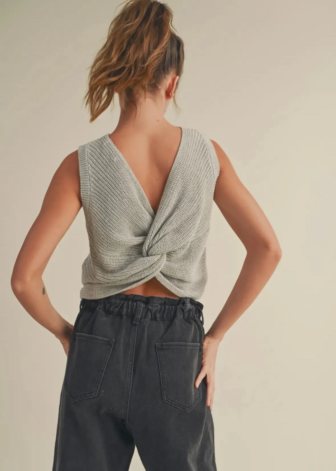 Twisted Back Knit Sleevless Top