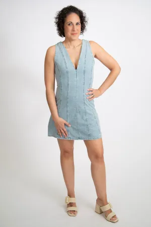 V-neck Open Back Denim Dress | Light Wash